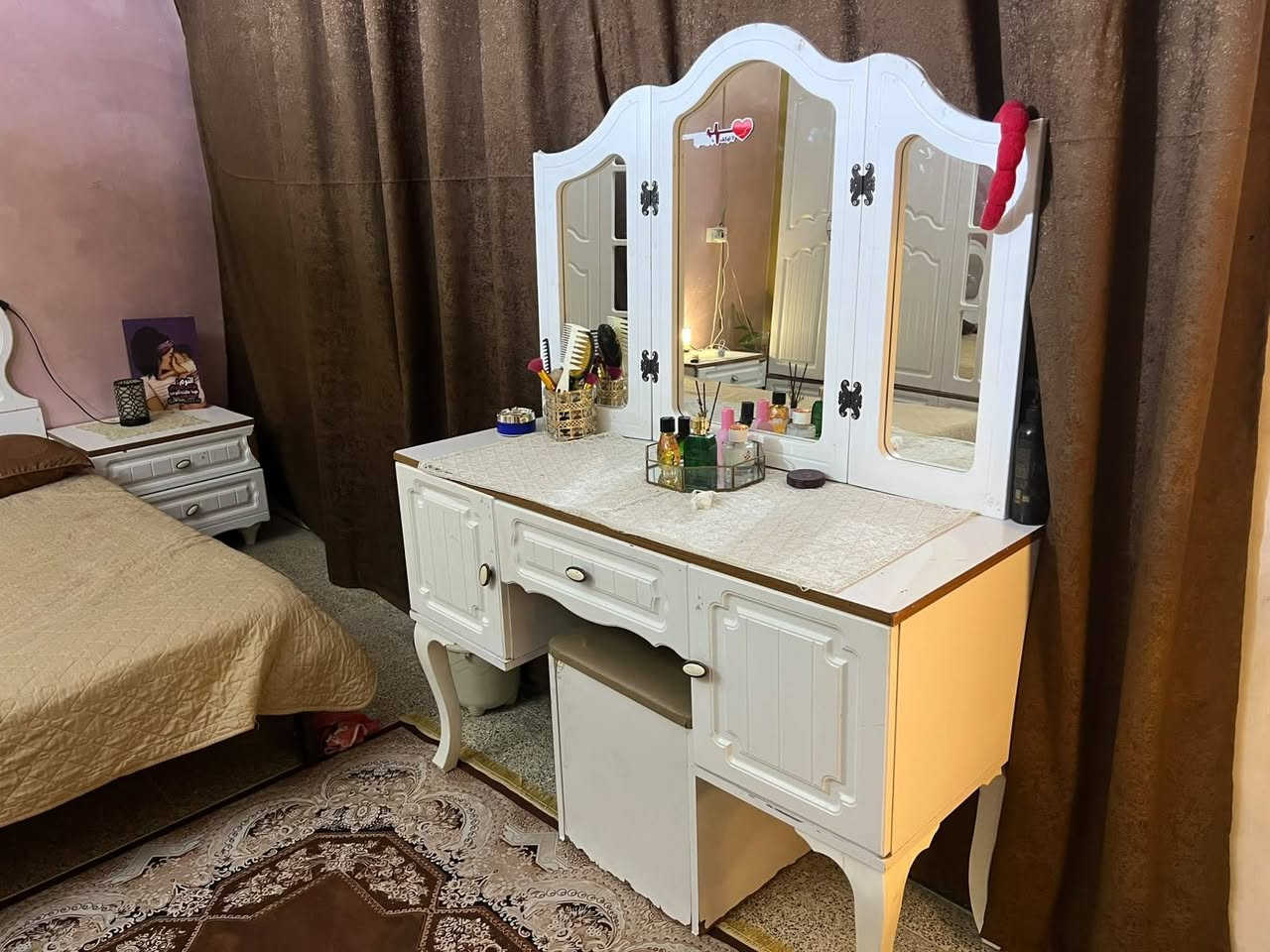 و غرفه للبيع مستعمله سعرها 550وبيها مجال بيها ضررر بل جرارات مال جربايه واضحات بل صوره مقوي الضرر والجربايه حديد تفصال بغداد اي ستفسار اتصل عل هل رقم  ***********
