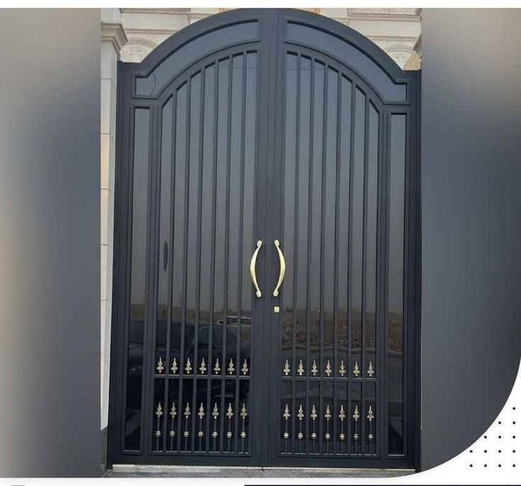 حديد 2 ملم حقيقي 
باب طول 220 
عرض 2 متر 
سلايت او طلاقتين حسب الطلب
اجود انواع الاصباغ 
عمل درجة اولئ 
كل هذا ب650 الف
ملاحظة بدون نقل او شد شط العرب, البصرة
