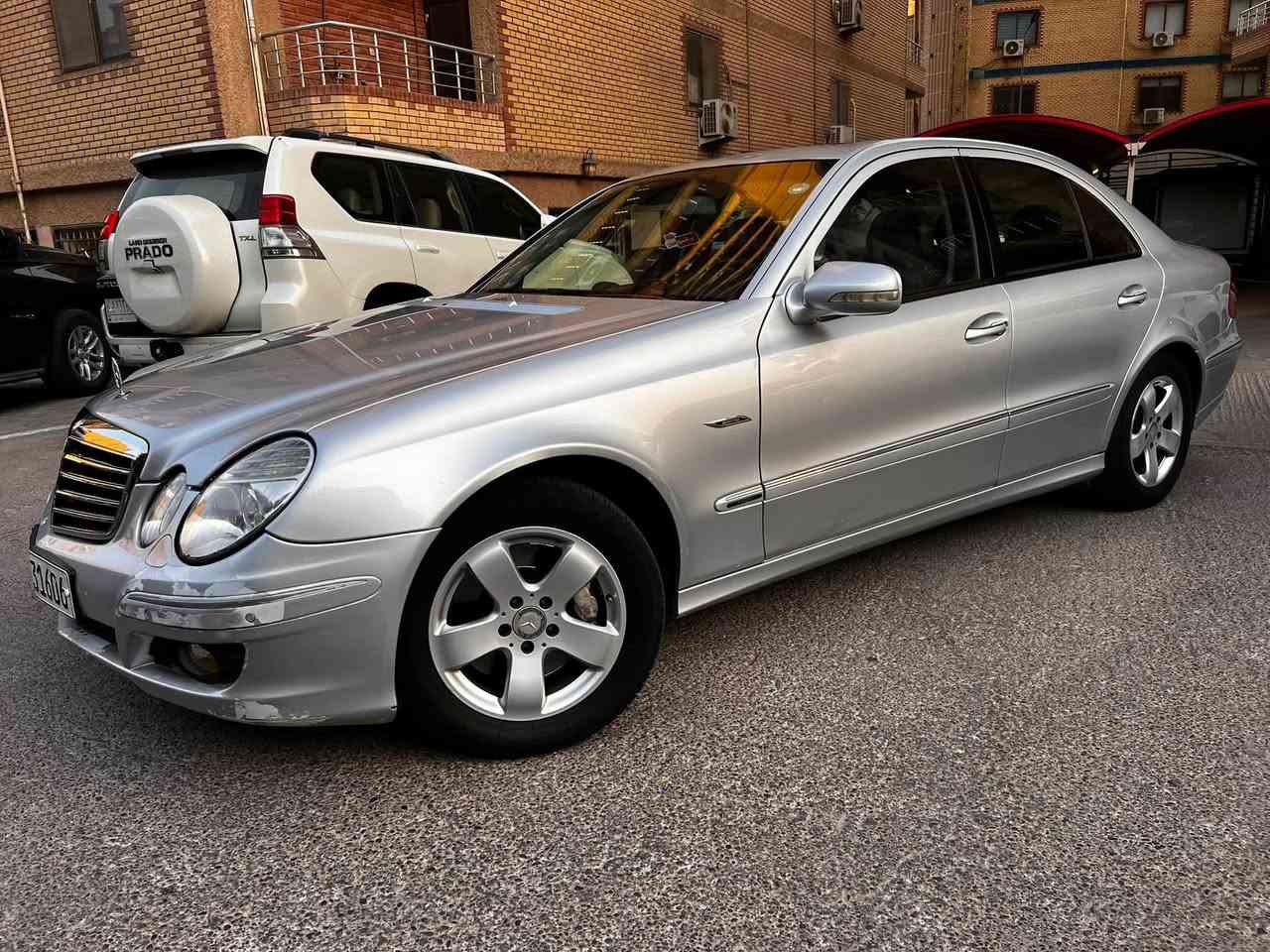 مرسيدس E350  موديل 2007 افنكارد
سيارة وارد  ياباني
لون سلفر 
فول مواصفات 
صبغ باب السائق فقط 
جاهزة السياره مابيها اي ملاحظات 
السعر  125 $
مكان السيارة بغداد - اليرموك 
للاستفسار  الاتصال ***********
غير متواجد على الفيس
