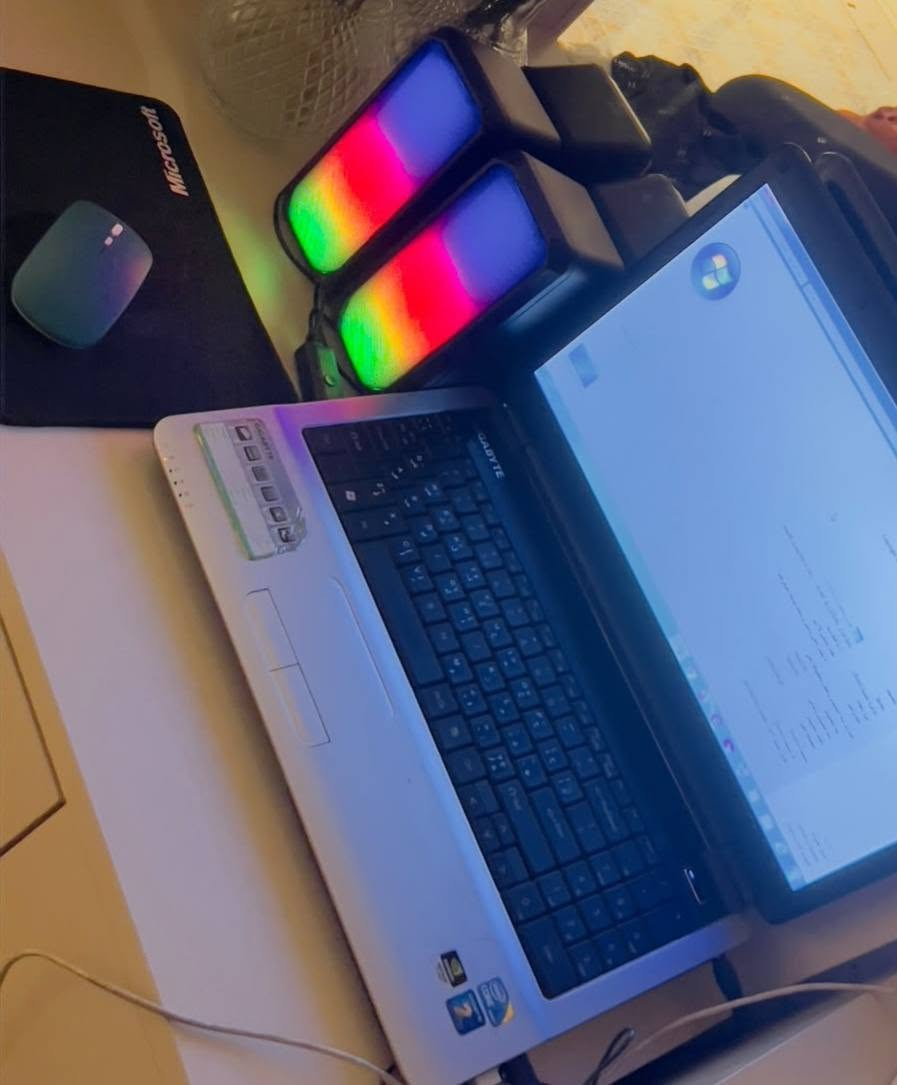 كور i5 • ويندوز ٧ • بطارية ربع ساعة