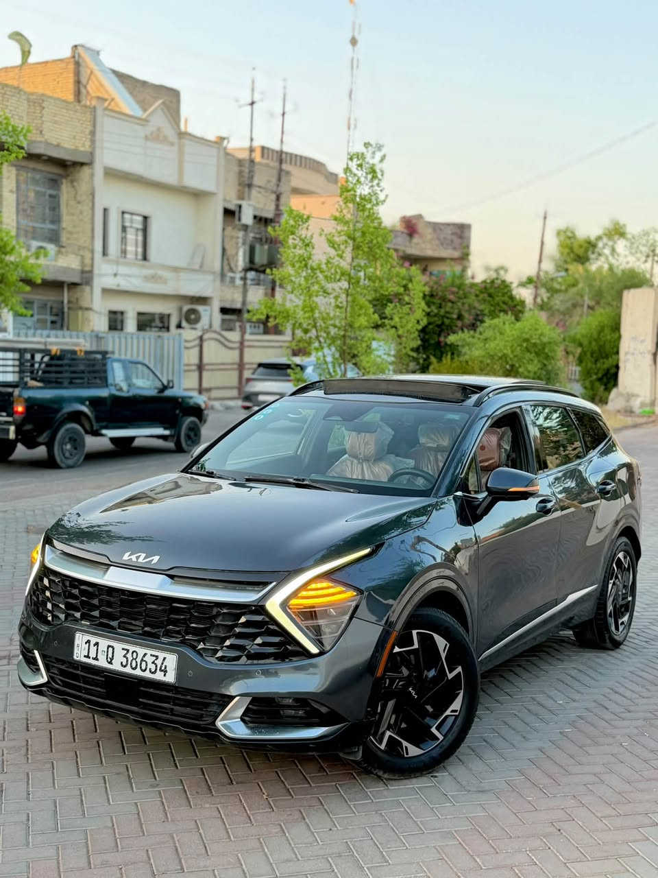2023 kia sportage. (Vib) SX- داخل احمر❤️prestige
اعلى فئه برستيج جديده 

وارد امريكي طخه فقط بلباب وهلال الجاملغ

مواصفاتها :

1. محرك 2500

2. كير 8 نمر 

3. بانوراما

5 كامرات محطيه

1. بصمة : تشغيل - ابواب - صندوك

2. صندوك كهرباء

كشنات تدفئه و تبريد

1. شاشة كبيرة على طول الدشبول دجتل كامل

2. كيجات الكترونية متغيرة حسب الوضعيات

3. انظمة القيادة : سبورت - سمارت - نورمال

4. كشنات داخل احمر المرغوب

5. كراسي كهرباء فول تحكم مع كشن ميموري

6. اضواء ترحيب عند الاقتراب مع ترحيب داخلي عند الصعود او المغادرة

7. شحن وايرليس

8. منافذ تايب سي عدد 3 مع 2 في الكشنات ومنفذ يو اس بي ومنفذ جداحة

9. هاند بريك بصمة

10. اوتو هولد

11. كاميرات عدد 5زاوية 360 مع كاميرات بالاشارات الجانبية مع وضعيات مختلفة للكاميرات

12. فول رادارات امامية وخلفية وجانبية

13. تحديد مسار ذكي

14. قيادة أليه ذكية

15. نقطة عمياء

16. كروز سرعة

17. تبريد وتدفئة كشنات مع تدفئة ستيرن

18. سستم صوت هارمان كاردون

19. خزن كشن سائق ميموري وضعيتان

27 وضعيه تغير صوت المحرك

1. اشاير بالمري

2. تشغيل عن بعد

3. شاشة لمس متغيرة لتحكم الميديا او لتبريد

4. ستيرن فول تحكمات

السياره فول ١/١

للبيع فقط بدوون مراوس السعر 198
***********
