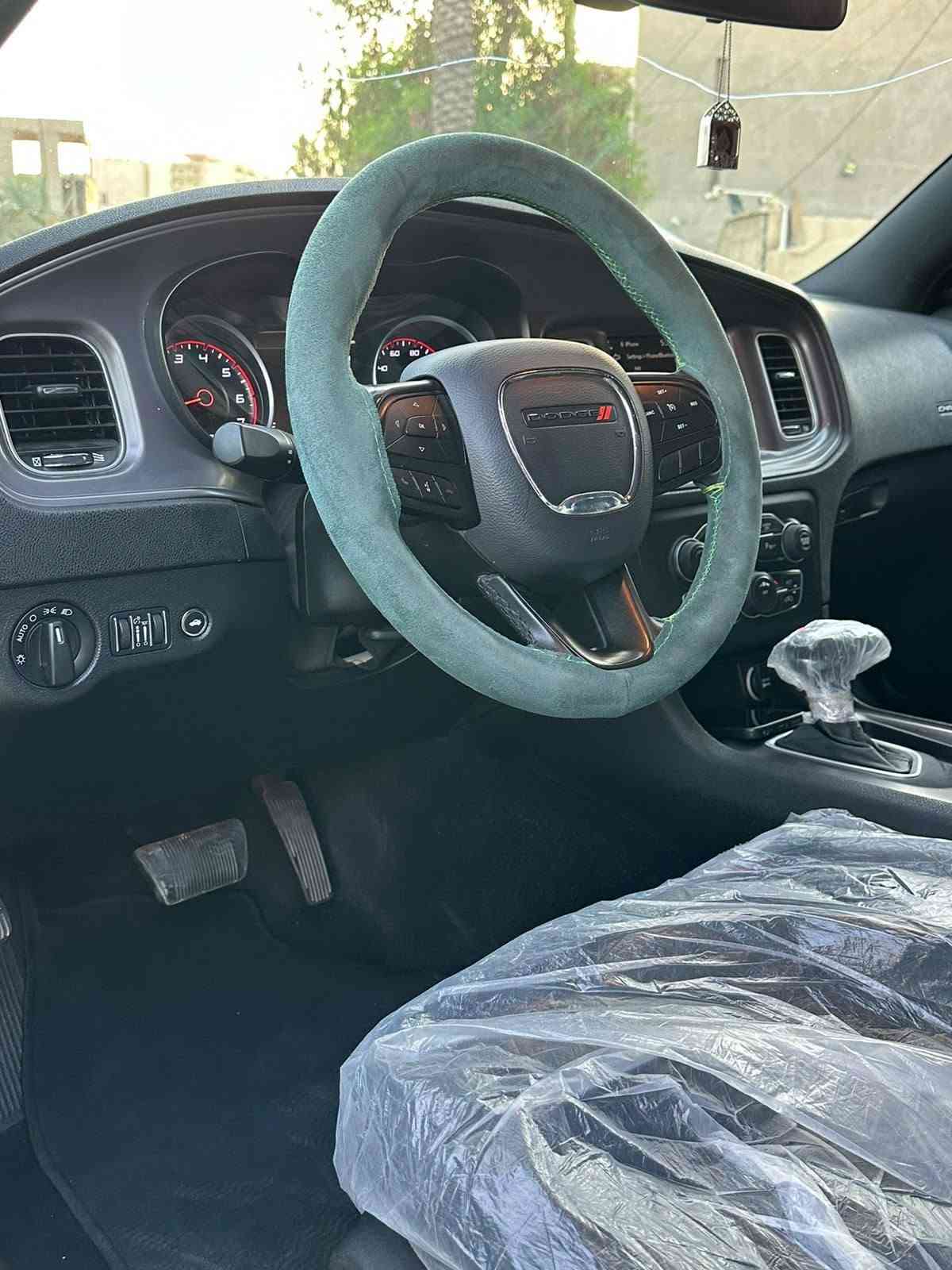 سلام وعليكم 
جارجر اخر اصدار موديل 2023 SXT رقم اربيل شرط التحويل 
لون مميز  محرك 3600    6 
السياره كلين تايتل كفاله من الصبغ والحادث والغرق والفتح والتبديل بعدها بوضع الشركه 
محرك وكير كفاله 
شاشه كبيره حساسات 
ويل حجم 20  
السياره جديده بمعنه الكلمه 
مكان السياره بغداد
الهاتف ***********
