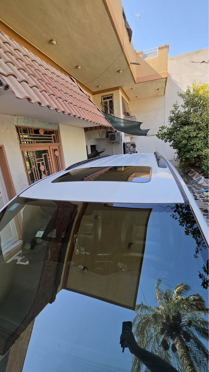 السلام عليكم 
 دوج دورانكو   GT PLUS 2023
وارد امريكي   3600  v6
ماشيه 37 mi
فول مواصفاتت
فتحه بصمه. شاشه كبيره  جنطه كهرباء
رادار امامي حساس امامي خلفي 
كشن منفصل vibكشنات جلدد 
٣قطع تبريد. كشن امامي تدفئه وتبريد. تدفئه ستيرين
كشن السائق خزن ميموري
تشغيل عن بعد.  ٣انضمه قياده شفتات ستيرين رياضيي
وبعد اهواييي مواصفاتت  السياره جديده كلشش مناقصه كل شيي. 
الحادث جاملغ امامي فقططط بدون دواخللل صور الحادث مرفقه معه المنشور 
رقم السياره كربلاء دولي. 
مكان السياره كربلاء 
السعر 325 ورقه وبيه مجال
*********** كربلاء, العراق
