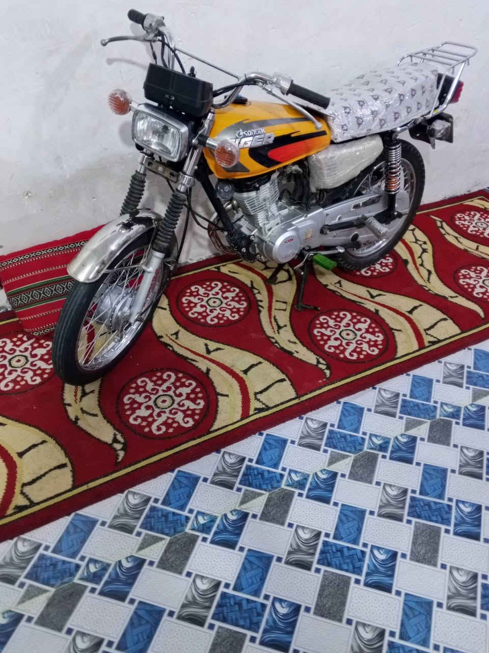 السلام عليكم دراجه تايكر للبيع رقم وسنويه بصره موديل 21 تحويل ثاني يوم دراجه نضيفه كلش كهربائيات كله شغاله السعر مليون و 550  ) 1550  ) وبيه مجال قليل المكان بالزبير الشراي يتصل ***********
