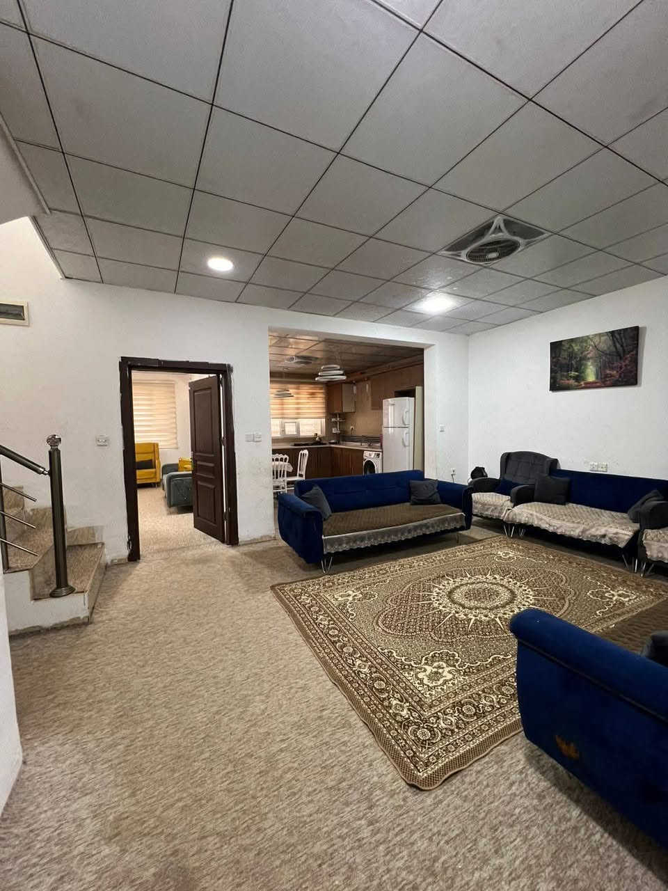 بيت للبيع في مجمع ئافاس Vip ( ١٦٠ متر ) مؤثث بالكامل بس جيب ملابسك واسكن موقع ممتاز يتكون من غرفتين نوم وصالة وحولي ومطبخ وصحيات منفصله وكراج ويبعد عن سوق شقلاوة( ٣ ) دقائق ويسجل باسم كل من يحمل الجنسية العراقية وبسعر(( ٤ )) دفاتر و (( ٣٠ )) ورقة  وللاستفسار يرجى الاتصال واتساب *********** او ***********
