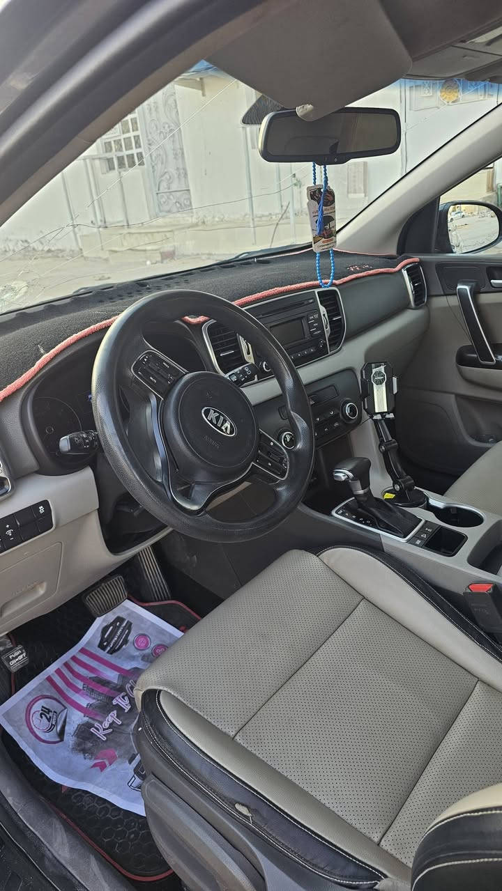 سيارة سبورتج للبيع موديل ٢٠١٨ خليجية
سيارة مكفولة من الضربة فقط باب الجنطة محرك مكفول تخم تاير توني  مبدلهن منظومة كاملة للتبريد فول برودة سيارة مواصفات الاساسية سيارة خير من الله ترايها للبصرة السيارة باسمي ورقم دولي وهزة جديدة سعر السيارة١٧١ وبيها مجال مكان سيارة النجف  للتواصل على الرقم التالي *********** الرقم بيه واتساب
