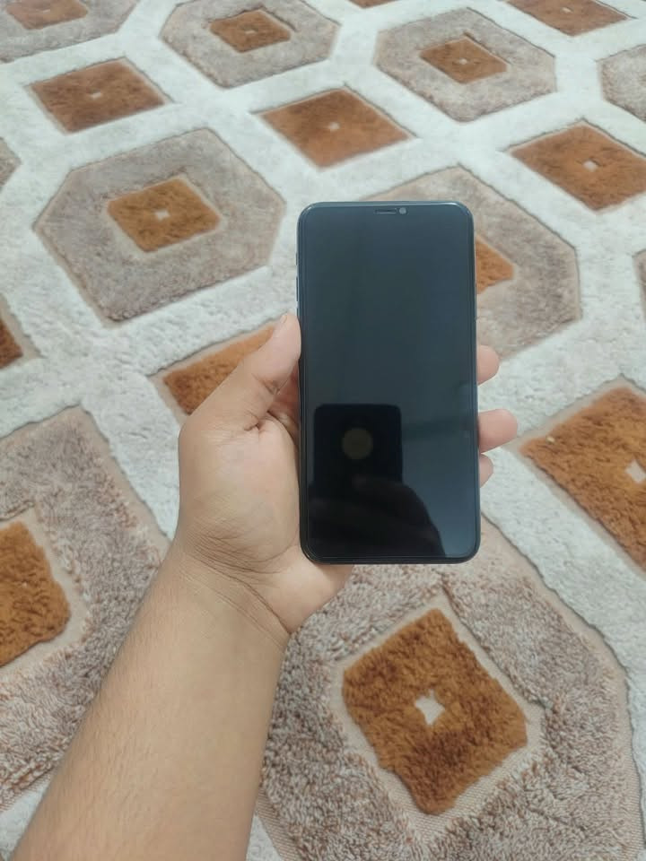 آيفون ١١ برو ماكس • ٢٥٦ • بطارية ٧٥٪
