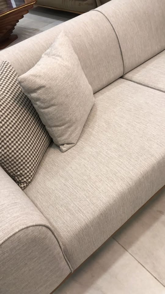مساء الخير 
تخم تركي مودرن غير مستخدم (غير مستخدم) 
اخذته بمليون و650 ومستعجل ع بيعته 
وصل الشراء موجود 
8 مقاعد 
تجي تشوفه تچيك وتتأكد انو غير مستخدم نهائيا .

مو سعره ابد مليون الله شاهد .
 كربلاء 
***********
