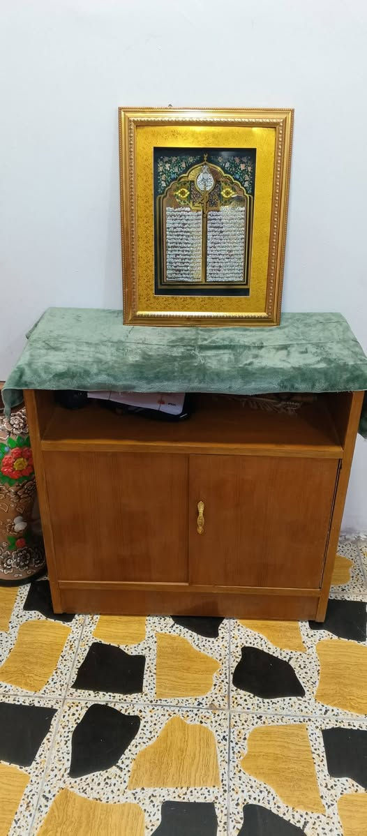 غرفة نوم تسكام للبيع. كنتور 6 ابواب. كامله اضرار بسيطة العنوان كوت. الزهراء. السعر 900.000 وبيهه مجال للشراي. ***********.فقط واتساب.
