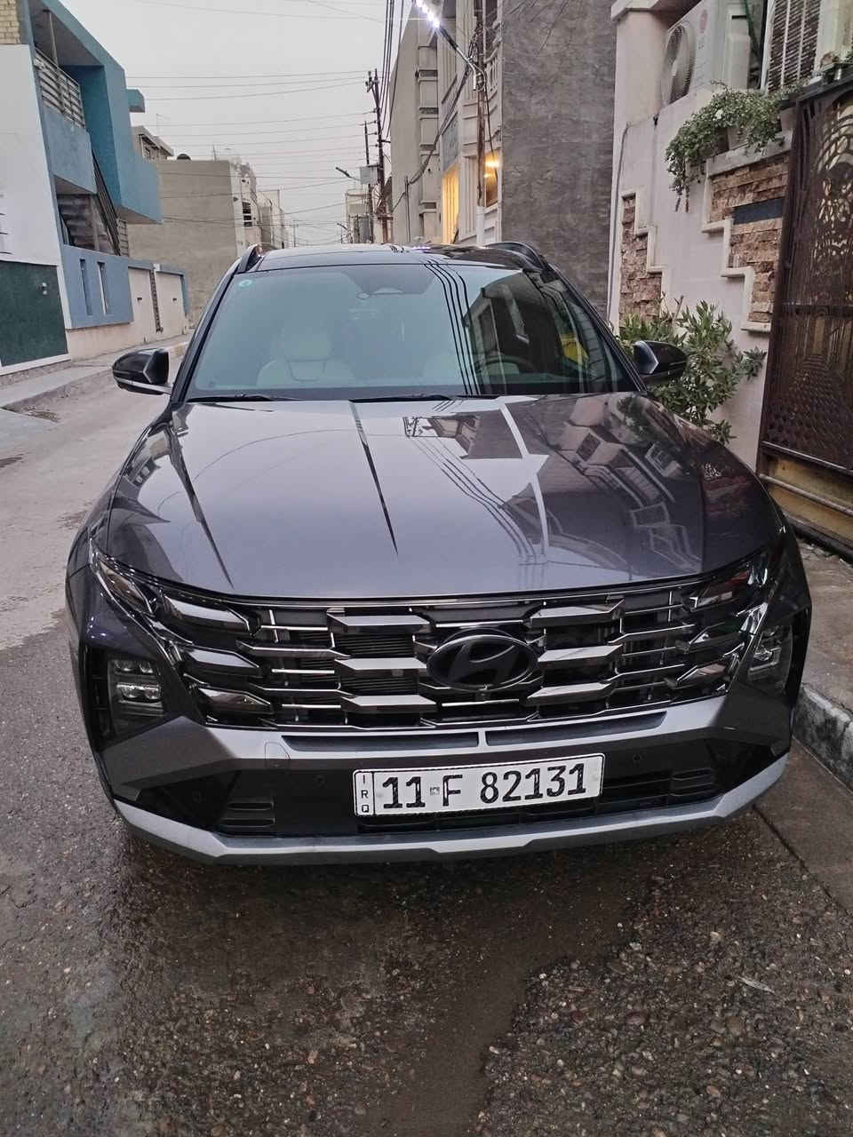 2025 Tucson limited هايبرد
توسان لمتد اعلى مواصفات لون فيلي شذرة 
فور ويل
رقم بغداد 
ضرر تبديل جنطه وصبغ نص الجاملغ الخلفي جهة السكن 
باقي السيارة كفالة  
السيارة بدون إرباك 
السيارة جديدة ودخول جديد واخت الزيرو بعدها 
ماشية  12  الف ميل 
1- محرك 1600 توربو هايبرد 
2- بانوراما 
3-اربع كامرات امامي وخلفية وجانبية بالمرايات 
4- حساسات امامية وخلفية ١٢ حساس
5- رادار امامي وجانبي وخلفي نقط عمياء 
6-تتقدم وترجع بالبصمة 
7- كشنات جلد ابيض وكهرباء الاماميات 
8- تبريد وتدفئة كشنات امامية وستيرن تدفئة وكشنات خلفية تدفئة 
9- كير تعليك و شفتات ستيرن 
10-خزن كشنات
11-لايتات عدسات تختلف عن العادي
12- صندوق كهرباء ومن تقترب منة يفتح  
13- داتا شو تعرض على الجامة الامامية 
14- سستم صوت Bose مع دمام بالصندوق
15-اوتو هولد
16- مساعدة النزول من المنحدرات 
17-شاحن تليفون واير ليس 
18-حساس قراءة العين 
19-الوان داخلية تتغير ١٠ الوان بيها 
20- انارة داخلية led 
21-شحن تايب سي 
22- ويل كب حجم ١٩ 
23- شاشة كبيرة ابل كار بلي واندرويد اوتو 
24-مرايا قلاب عند الرجوع للخلف
25- كامرات مع الاشارة
26- رادارات وسياقة ذاتية ومرايا تعتيم ذاتي
27- السيارة فور ويل 
السيارة جديدة ومابيها اي نقص 
مكان السيارة بغداد
بدون ارباك 
 *********** واتساب ***********
