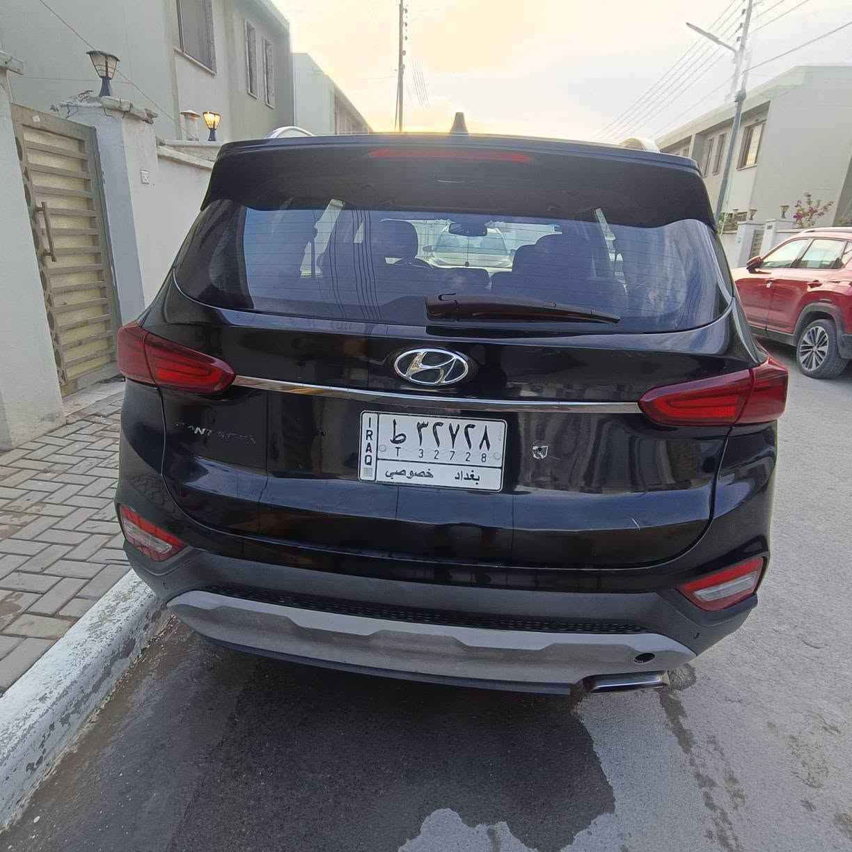 هونداي سنتافي 2019 للبيع 
السيارة وارد امريكي بجم كبس ما مفتوح محرك 2400 ضررها قبق الصندوق الخلفي والجاملغ وموجودة الصور الخاصة بالضرر والسونار
 مواصفات السيارة
الكشنات الامامية كهربائية 
تدفئة بالكشنات
 اوتو ستوب
 3 وضعيات قيادة 
فول تحكم ستيرن 
 تخم اطارات جديد
 محرك وكير مكفولات 
 السعر 140 بيه مجال بسيط
للتواصل رقمي *********** بغداد, العراق
