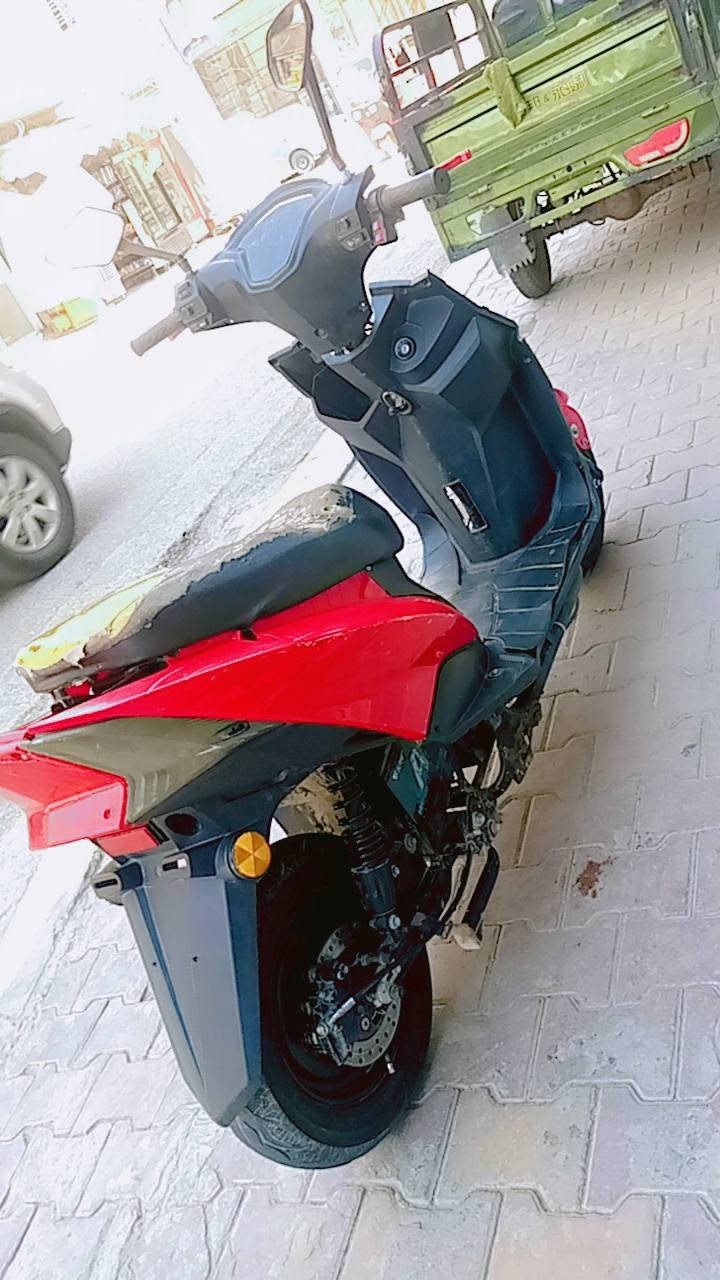 سلام عليكم عندي دراجة شحن سكنس جبلي للبيع  نقص بس الوجه الكدام  دراجه ثلاث سرعه بيهة للاستفسار على هذا الرقم ***********
