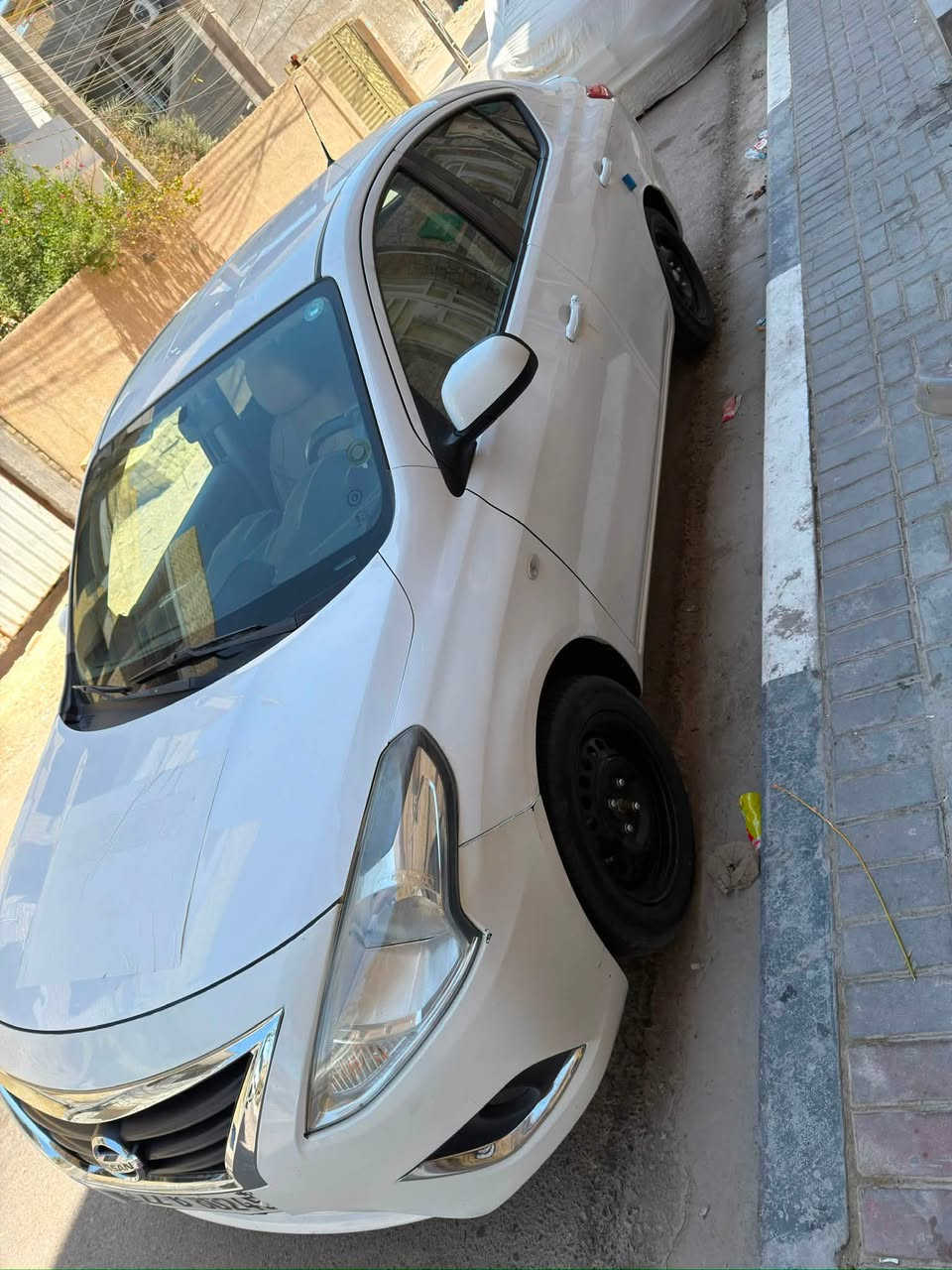 السلام عليكم
نيسان سني 2023 هندي ماشيه ٦٨ الف بيها بارد صفحة اليمنى بابين والجاملق والباقي كفالة وكالة تحويل مضمون العنوان البصرة 
السعر 107 
‭***********‬
