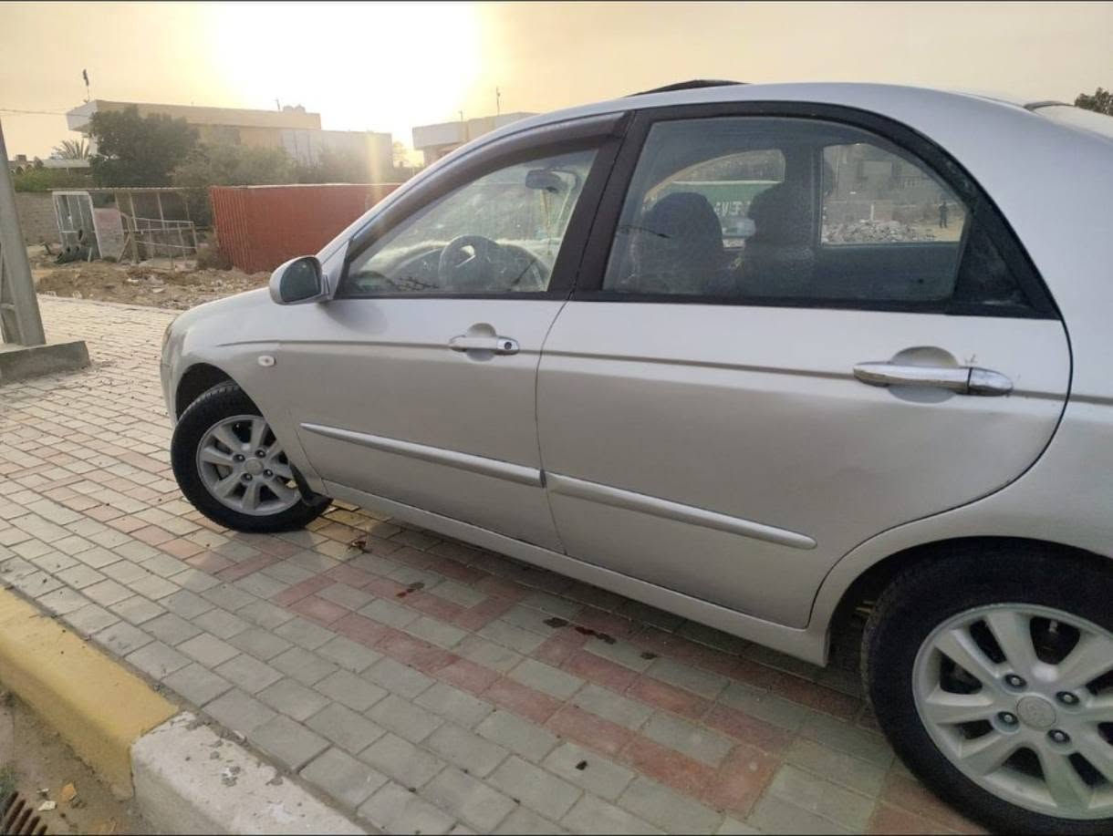 السلام عليكم
سيراتو 2009 خليجي رقم كربلاء انكليزي بسمي
كير محرك شادهم جدد سياره جاهزه فتحة سقف سنتر لوك مصبوغه جماليه رش خارج فقط بدون داخل صورها قبل لتنصبغ بالمنشور مكان كربلاء السعر 78 وبيها مجال
ترهم مراوس  ***********
