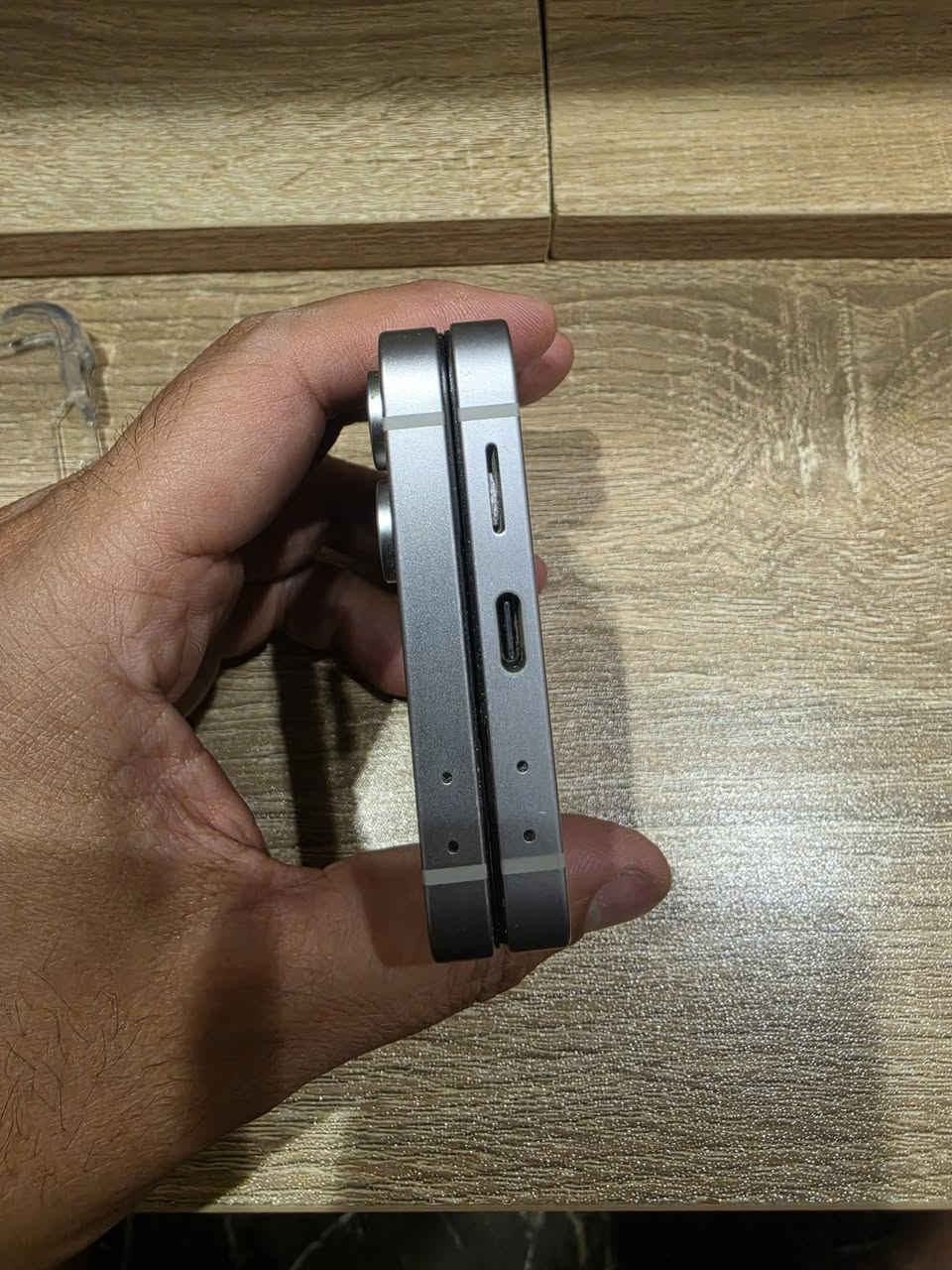 Samsung Flip 6 512GB
سامسونك فلب ٦ ذاكره 512 GB نظافة الجهاز ١٠٠% بي نقطه وخط خفيف بالشاشه الداخليه بالصفحه بالنص موضحات بالصور والفديو ممأثره على كلشي شغال كله ١٠٠% تسوي دارك مود بعد متبين الجهاز عربي كامل سيم كارت شغال فيس ايدي وبصمه هم شغالات الجهاز بدون مشاكل ويا كفر شفاف 
الذاكره نص تيرا 

السعر ٣٥٠ الف 
مكاني بغداد الاعظميه 
***********
***********
