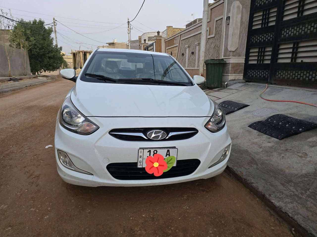للبيع اكسنت خليجي فول مواصفات رقم بابل انكليزي بأسمي موديل 2015 محرك  1600 هزه جديده وسنويه31 
سياره كفاله من اي ضرر
محرك وكير ايضاً مكفول
للاستفسار : ***********
مكان السياره في بابل .
