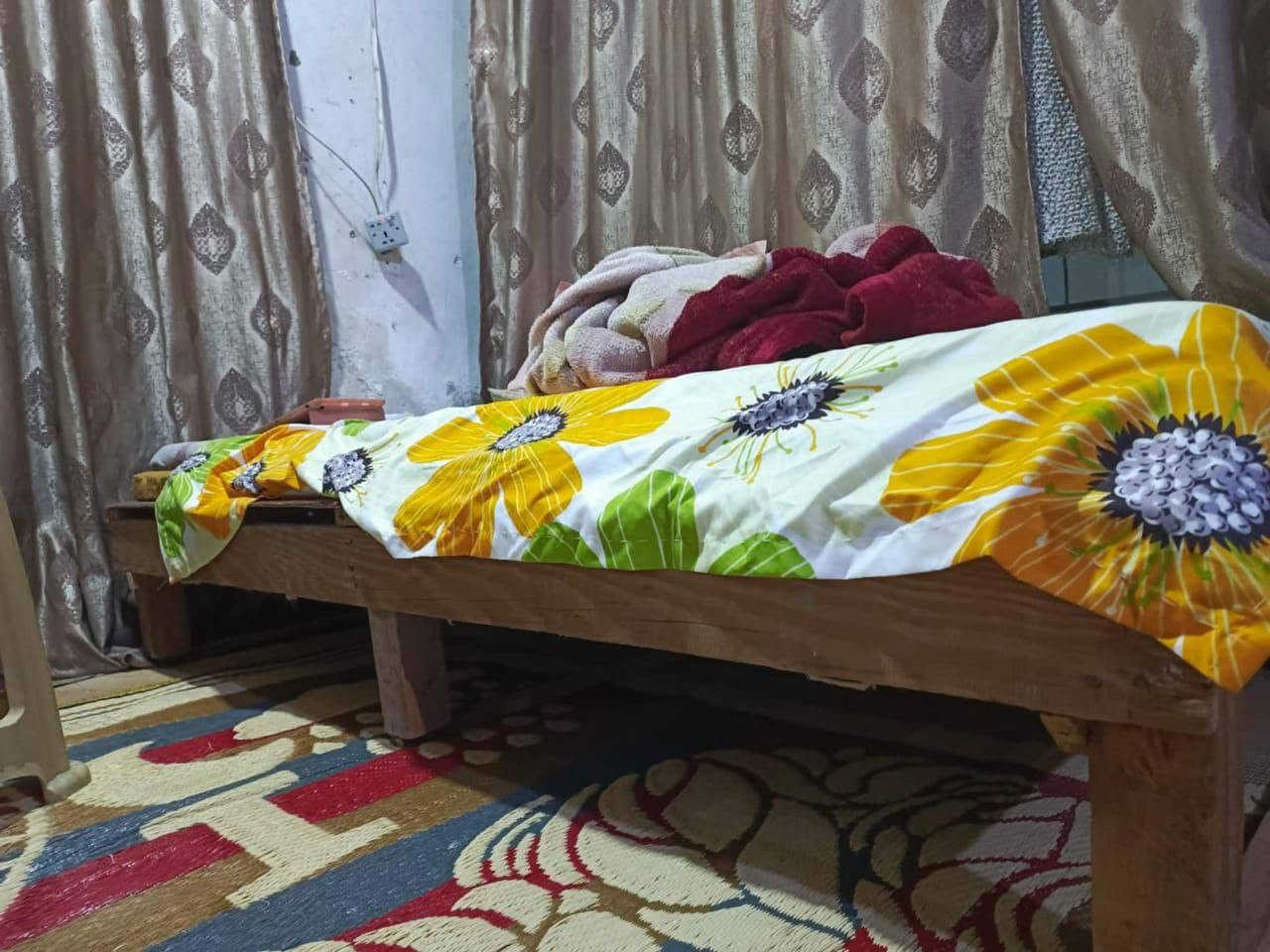 كنب • الحرية دائرة كهرباء • وحده زغيرة وجبيره