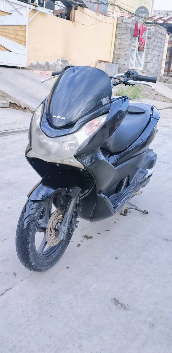 PCX • الجيل الاول • مكينته خرسه