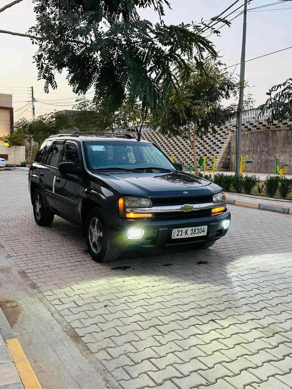بلايزر 2007 خليجي اللون اسود رقم شمالي بااسمي تحويل مباشر ماشية 190 الف المواصفات كير اوتماتيك المحرك 4200 قبق ابيض كرسي كهرباء داخل مخمل فور ويل شاشة وكامره السيارة جاهزه من كلشي مابيه اي نقص كير محرك وكهربائيات وتبريد ثلج بيه صبغ باب ودعاميات فقط 
السعر 100 ورقه  بيه  اذا امو مراوس حسب القناعه مكان السيارة بغداد الاعظمية او الصليخ للتواصل *********** ابوحسن بغداد, العراق
