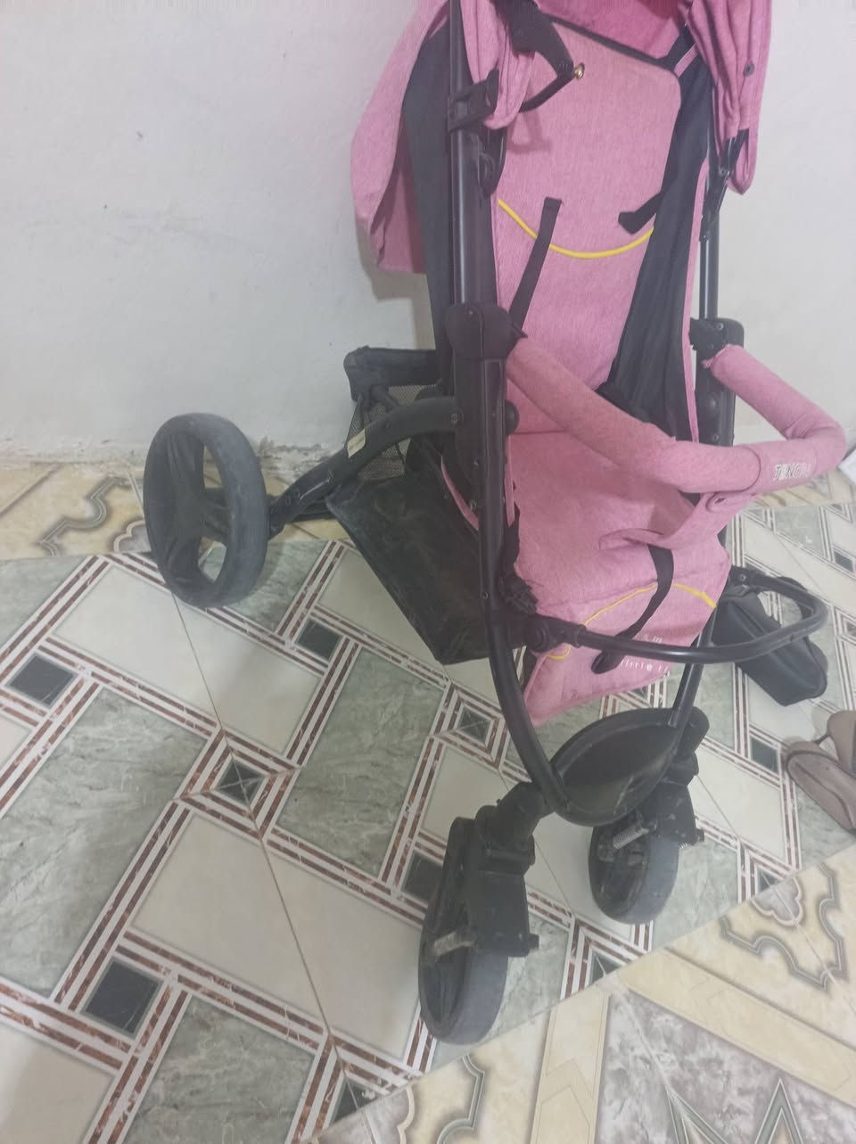 عربانه طفل 
للبيع جديده 

بيهه حزام لطفل
استعمال قليل

سعر 100 وبيها مجا

اللاستفسار 

***********
