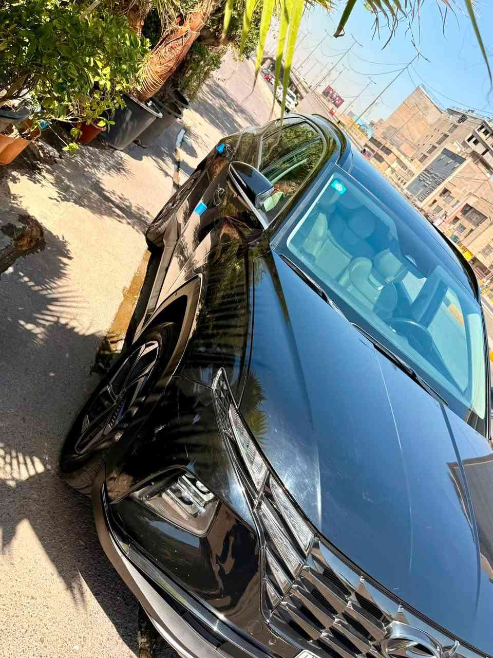 2024 hyundai tucson htrac plug in
مواصفات 
⚫️هايبرد + شحن + بانزين 
(قتصادي جداً وقوي)
⚫️تشغيل عن بعد 
⚫️رادار ٣٦٠ درجه 
⚫️خمس كامرات ٣٦٠ درجه 
⚫️صندوك ذكي كهرباء
⚫️قياده ذاتيه 
⚫️نقاط عمياء 
⚫️كشن كهربائي تدفه تبريد 
⚫️اوتو هولد
⚫️تبريد قطعتين 
⚫️3وضعيات قياده 
⚫️تحكم قياد في البصمه 
⚫️داخل بيجي 
⚫️بعد بيها هواي موصفات 

🚙السياره حادثها بنيد مبدل ومصبوغ فقط 
📍بغداد البنوك 
📞 *********** وتساب
