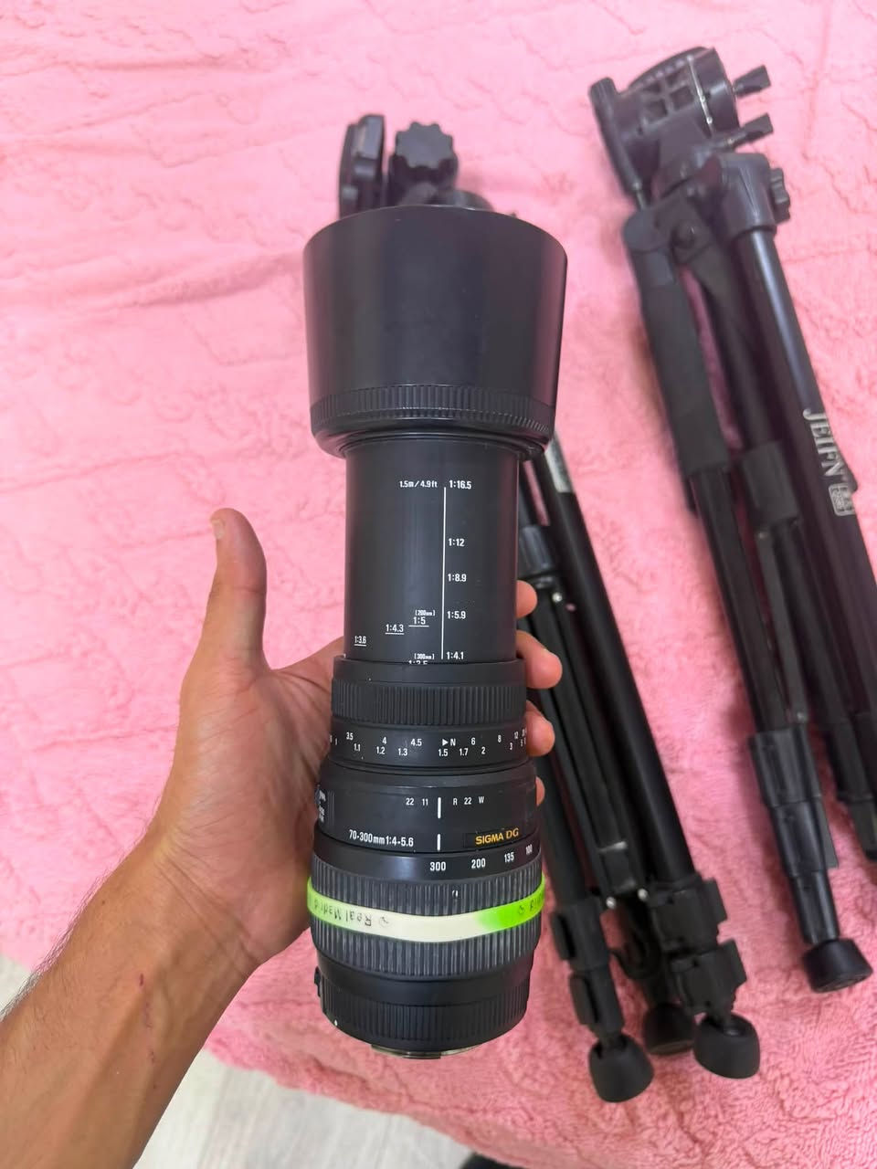 📸 للبيع كاميرا كانون Canon D750

كاميرا بحالة ممتازة جداً، جاهزة للاستخدام ومرفقة بملحقاتها:

🔹 بطارية أصلية
🔹 كيبل
🔹 عدسة زوم أصلية مال الكاميرا
🔹 عدسة زوم 70-300 جديدة
🔹 ستاند أصلي عدد 2
🔹 جميع الملحقات موجودة وجاهزة

العنوان البصرة /  شط العرب الحوطة 

السعر تصال  بخدمتكم جميعاً 

***********
