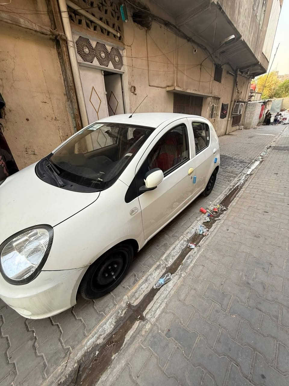 سلام عليكم جيلي مديل ٢٠١٢ كير مكينه خير من الله تبريد شغال سنويه ل2028 سعر  48وبيها مجال بسيط صدرها زين تايراتها جدد سياره حلوه مال بيت عنوان رحمانيه الجعيفر قرب شارع حيفا ***********
