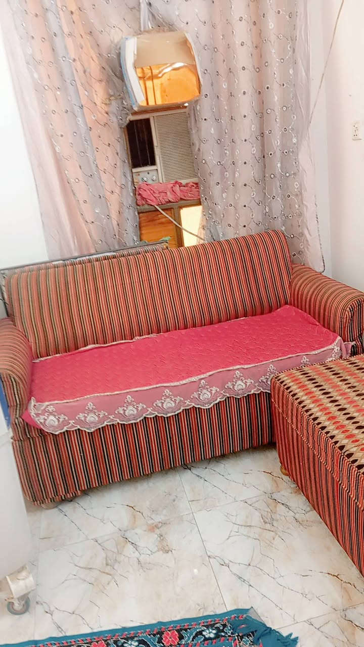 عندي قنفات وغسالة الحافظ 18كيلو اخت الجديد بكفاءات السيديه رقم ***********
