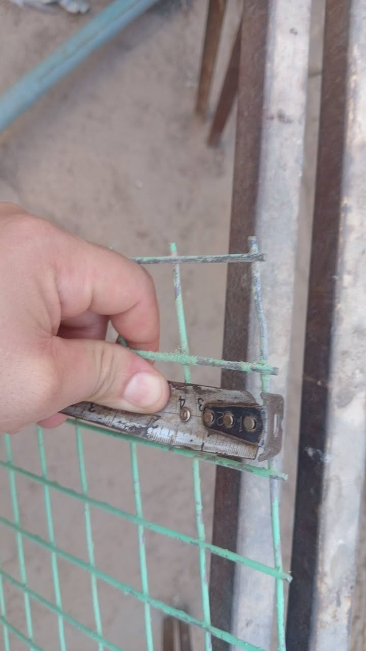 السلام عليكم BRC ثقيل يلحم طول متر مترين 4قطع سعر وحده 10 مكان نجف ***********
