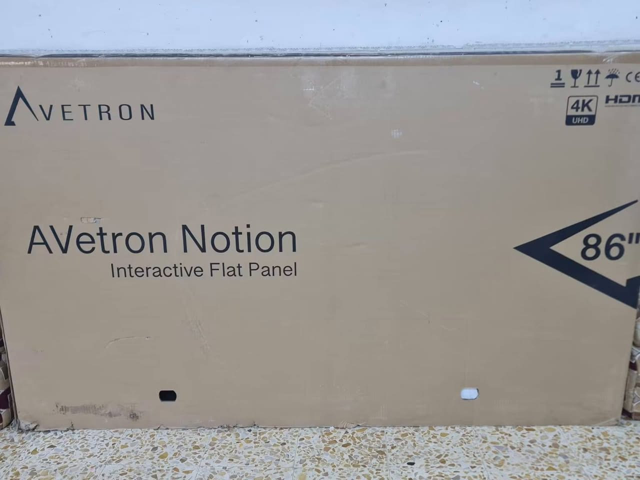 شاشة تفاعلية للبيع (AVETRON) 
  نظيفه جدا حالها حال الجديد. 

 موصفات الشاشة: 

• حجم الشاشة: 86 إنش
• دقة العرض: 4K UHD (3840 × 2160)
• نظام التشغيل: Android 13
• ذاكرة RAM: 8GB
• سعة التخزين الداخلية: 128GB
• معدل التحديث: 60Hz
• تقنية اللمس: لمس متعدد النقاط بتقنية الأشعة تحت الحمراء (IR Touch)
• السطوع: حوالي 400 cd/m²
• الصوت: سماعات مدمجة
• الاستخدام: شاشة تفاعلية مناسبة للتدريس، المحاضرات، الكتابة والعرض.

العنوان: كربلاء/ الحر الصغير/ قرب جامعة اهل البيت

للتواصل:( *********** ) بي واتساب
