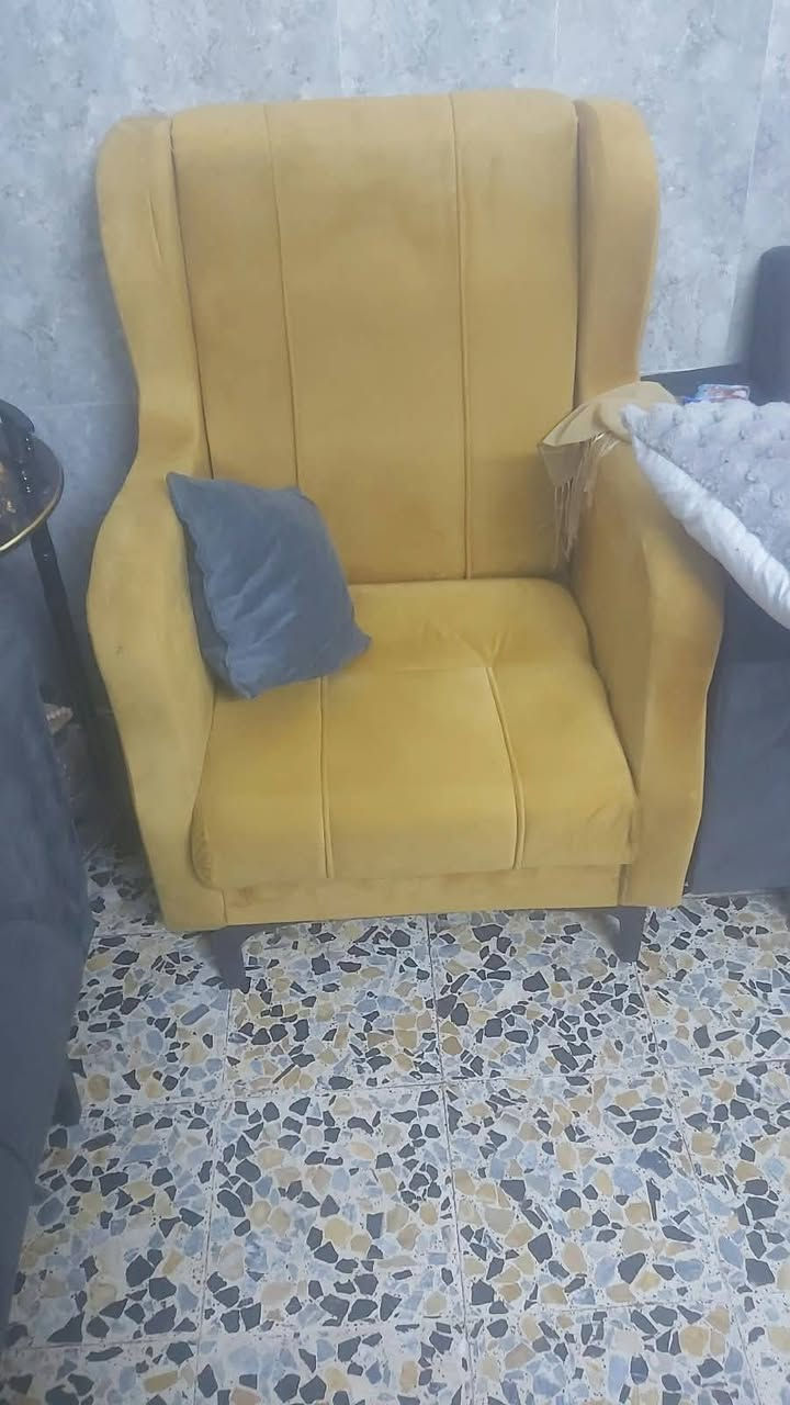 تخم عراقي للبيع نظيف مابيه كسر للاستفسار للتواصل ع وات ساب
***********

