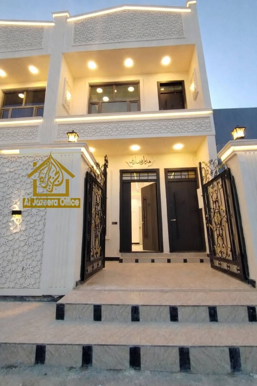 🏡 دارين للبيع – بعقوبة / تقاطع القدس

📍 دور الزراعة الثانية
📐 المساحة: 125م² | واجهة 5م × نزال 25م
🏠 طابقين + سطحين | 4 غرف نوم | استقبال | صالات | مطبخ | 3 حمامات

✨ تشطيب راقٍ: واجهة تركي، بورسلين، أبواب تركي، سقوف مغربي، إنارة مخفية، كاميرات، سبالت، نظام غاز وعزل للسطح.

📜 طابو زراعي سند 25
💧 خدمات كاملة: ماء، مجاري، كهرباء وتبليط.

📞 وسام: ***********
📞 عمار؛  *********** 

🟢 مكتب الجزيرة لبيع وشراء الأراضي والدور السكنية
