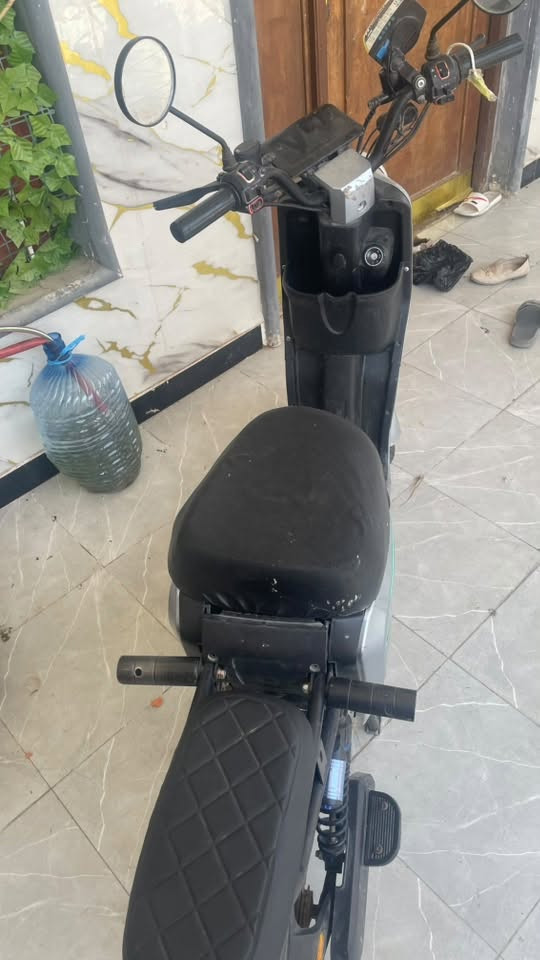السلام عليكم r9 شغاله بيهه باتريات 2تعبانات  مكاني البصرة الزبير *********** سعرها 250 وبيهه مجال
