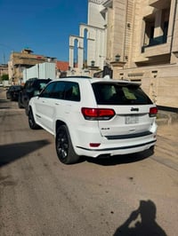 جيب اس 2019 خليجي ماشيه 77 الف بيه ملاحضات خفيفه كم شخط 07713746526