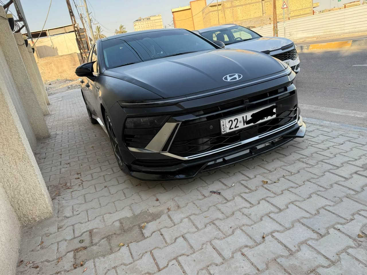 السلام عليكم 

مراوس او بيع
سوناتا 2024شكل الجديد
لون اسود ملكي🏴🏴🏴
مغلفه بالكامل ppf طافي الامريكي ضمان 10 سنين
ماشية 76 كيلو
ملاحظه 
السيارة كفالة عامة من التبديل والصبغ.
 (عدا خشم البنيد وخشم الجاملغ، ومكفولة من التبديل وحادثها بسيط جداً وموضح)
صور الحادث بل منشور 
التضليل: تضليل أمريكي أصلي عازل للحرارة (أفضل نوعية الامريكي ) بنسبة 25% مظهر راقي لسيارة وبنفس الوقت قانوني وما يحاسب عليه المرور.
سستم كامل مشدود الها
مواصفات  
شاشه متصله 
كامره دواره
تبريد لمس 
اوتو هولد  هندبريك بصمه 
ثلاثه انظمه قياده 
كشن كهرباء 
لد امامي وخلفي 
كشن تدفئه
تشغيل عن بعد 
مكينه 2500بانزين
كير تعليك 8نمر
تحديد مسار 
رادارات امامي وجانبي
بعد بيها مواصفات
ولسياره جديده بمعنى الكلمه مال جني
السياره دخول جديد
مكان السياره البصرة رقم اربيل باسم شركة مو كردي 
السعر 200
متواجد واتساب 

 *********** البصرة, العراق

نص مكتوب في الصور:
- السوق المفتوح OpenSooq