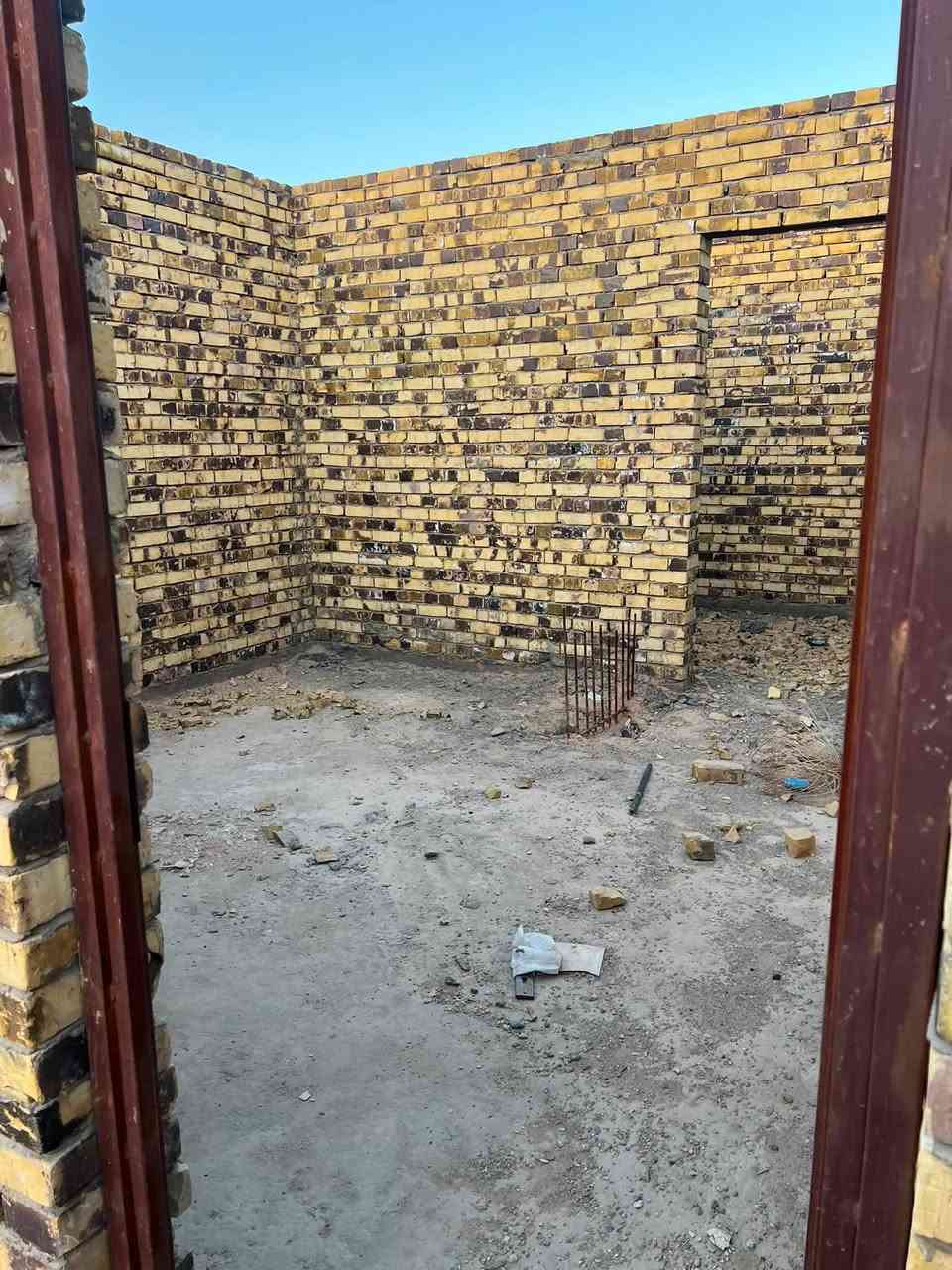 السلام عليكم هيكل للبيع  بالتاجية مقاطعة 7000
بناء جديد وبي اجازة بناء جاهز القرض الاسكان ثالث قطعه ع شارع المطحنة 
 كامل صب ارضيه وبيبان وشبابيج  يتكون من صالة ضيوف واستقبال وغرفه نوم ومجمعات صحية داخلية وخارجية   بناء جديد و عالي عن الشارع  بمتر وموقع مرتب قرب جدا من المدرسه  
للأستفسار الاتصال  ع الرقم  او المراسلة واتساب 
***********
