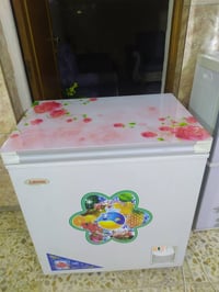 مجمده الباب بلازمه حجم صغير نضيفه وشغاله وتجمد السعر ب140الف العنوان ك...