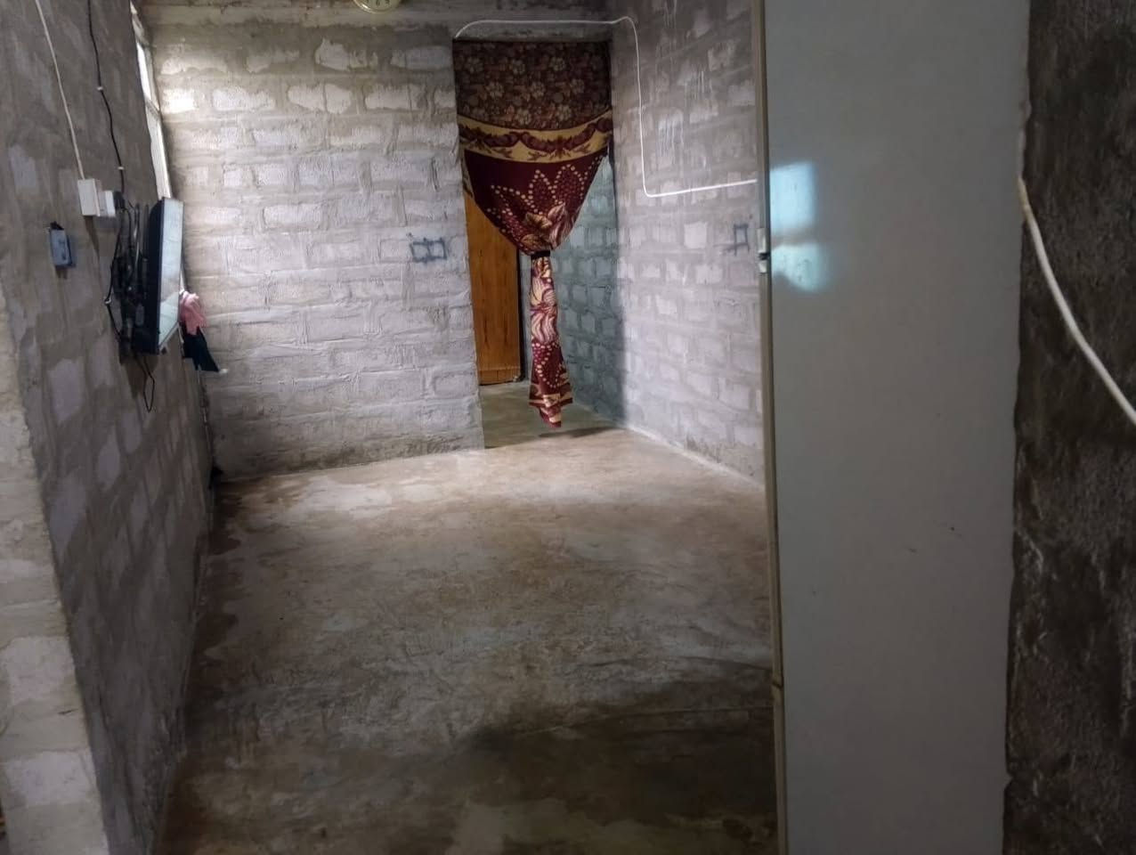 السلام عليكم
بيت للبيع 

مساحه 100 متر باص

البيت بي مجاري صبه ارضيه رقم واحد يعني مو مال كاشي

ابواب وشبابيك خارجيه 

سند زراعي ابيض حق التصرف قرار 25 بي وصل بلديه 

القوسيات شارع تلكيف قبل معمل البيبسي 

بي ماي وكهرباء بيت ينسكن بي 

قريب ع شارع تلكيف تقريبأ 300 متر 

السعر 30 بي مجال 

هاتف *********** بي واتساب
