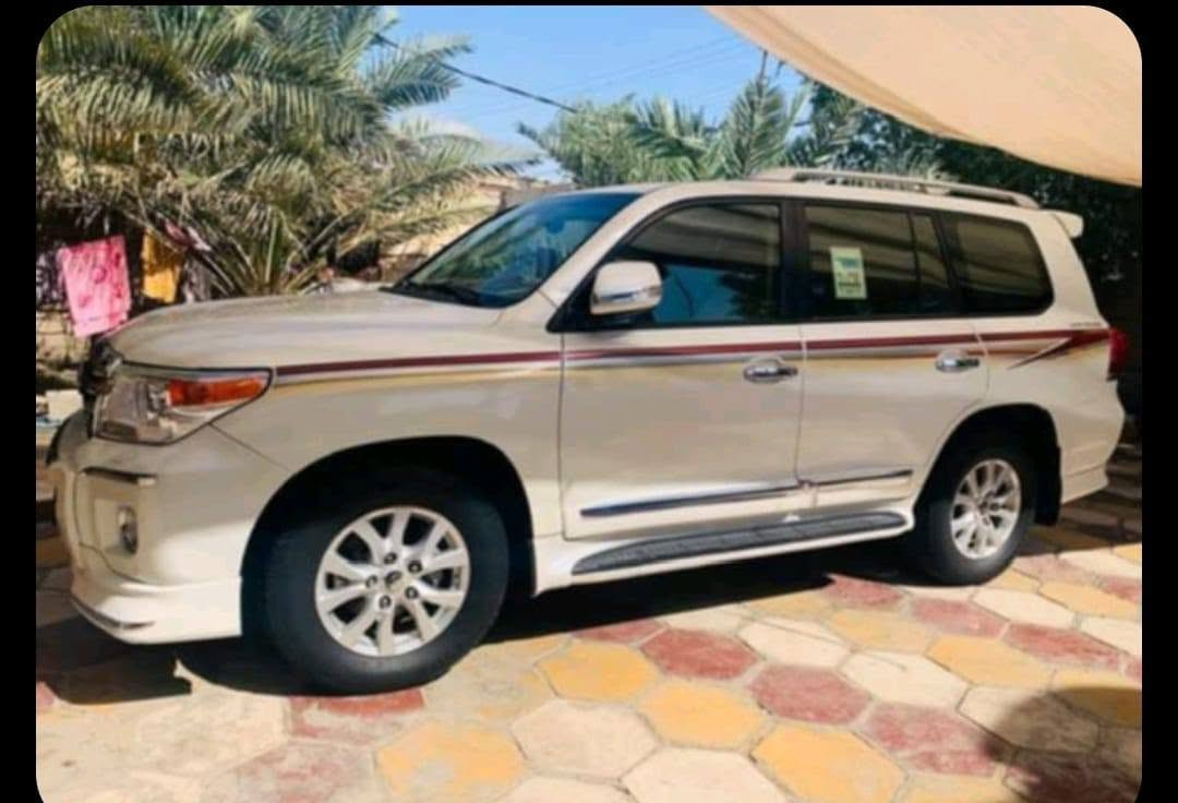 لاندكروز  15 بريم فول مواصفات  V6 باسمنه مداور ثاني يوم  ***********
