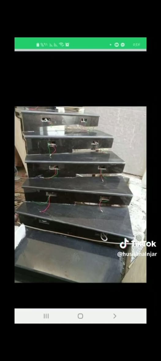 السلام عليكم 
نجار قالب 🔨 مصمم دروجه واجهات وخرائط ترميم منازل 🏤 مقاولات عامه تسليم مفتاح تسليم مهندس للتواصل خاص او الاتصال على الرقم 
***********
***********متوفر واتساب واتصال 
حسين ابو رضا النجار من بغداد

نص مكتوب في الصور:
- TikTok
- @husaanalnjar
