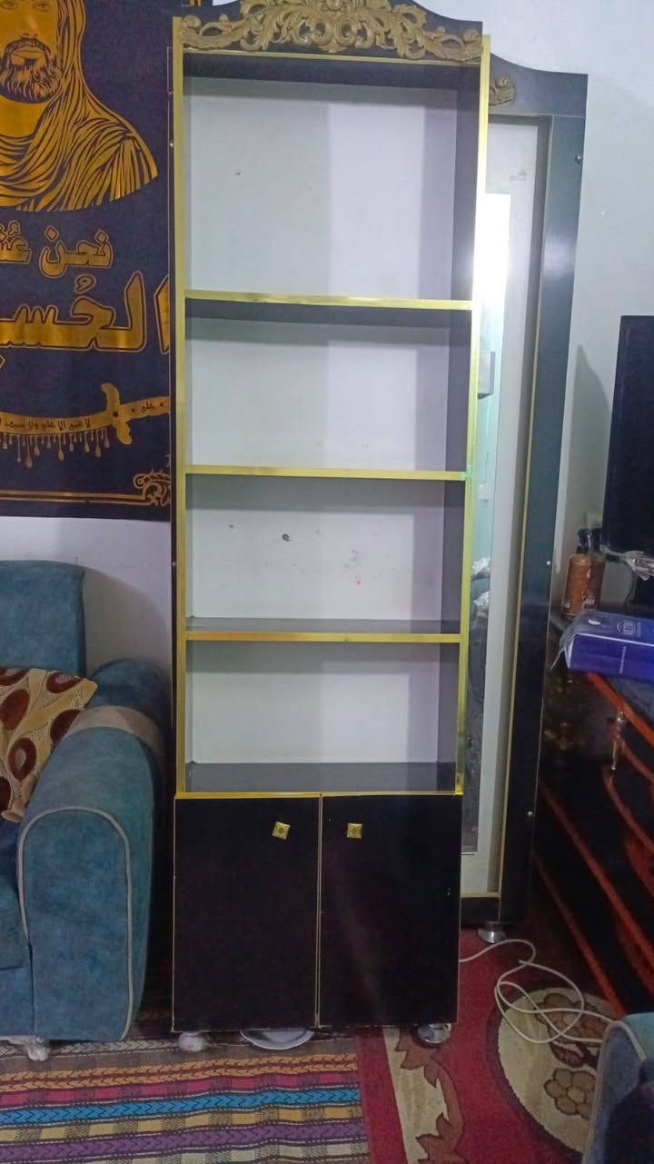السلام عليكم
اللهم صل على محمد وال محمد 
غراض حلاقه للبيع.
كراسي 2
مرايات 2
عربانه1
قاعده شسوار1
استعمال قليل كلش
بيع مستعجل مكلف بالنشر 
***********
العنوان بابل
