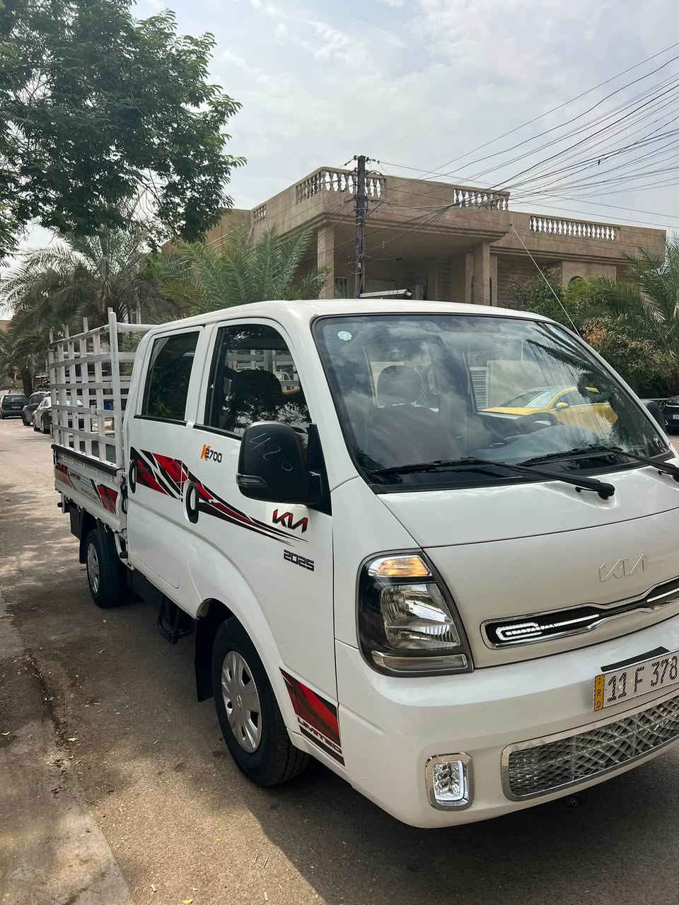 كيا بنكو 2025 | محرك 2700 ديزل
🔧 المواصفات:
• موديل 2025
• محرك 2700 ديزل
• 🚘 المشي: 24,000 كم فقط
• السيارة مكفولة وجاهزة
• ما بيها نص
• الكشنات جلد لون مشمشي 🧡
• الكشنات بعدها مغلفة بجيش الشركة واني مغلفها هي والارظيه 
• تحكم من الستيرن 🎛️
• شاشة CarPlay 📱
• كاميرا خلفية 📷
• حساسات خلفية
• سيارة نظيفة ومحافظة ومابيها نقص (بدون صبغ بدون ضربه على وضع الشركه استخدام بسيط ) 
📍 الموقع: بغداد – الدورة
السعر: 184وبيها مجال بسيط 
📞 للاستفسار:
***********
