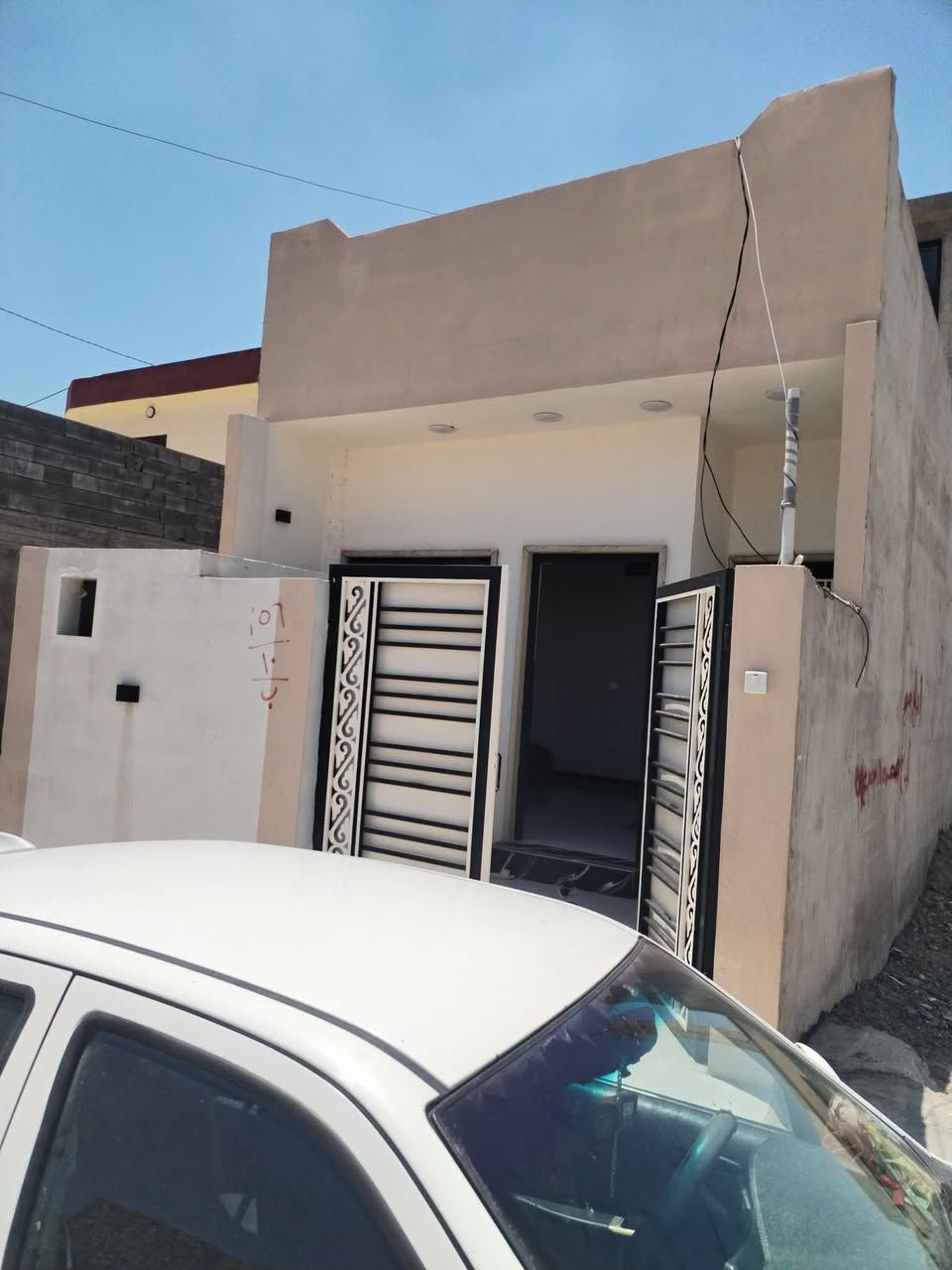 🏠 *عقار للبيع - القوسيات، قرب خربة عسكر وتقطيع ناظم*
- *المساحة*: 100 متر
- *الخدمات*: كامل الخدمات
- *السعر*: 36 مليون وقابل للتفاوض
- *للتواصل*:  *********** واتساب أو مكالمة)

إذا تريد أسويلك نسخة أقصر للستوري أو صورة إعلان جاهزة أنطيني خبر
