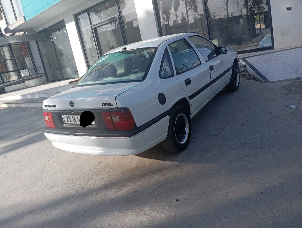 بە ناوی خوای گە ورە ومهربان.. ئۆپڵ ڤکترە بۆفرۆشتن سە یاریکی ماشاڵڵە زۆرجوان مۆدیل 1995 گیڕو مە کینە بیێ عیبە گیێڕئۆتۆ ماتییک هیچ خایس تیێکی نیە ...ژ. ***********...*********** ،،، شمشمل, السليمانية
