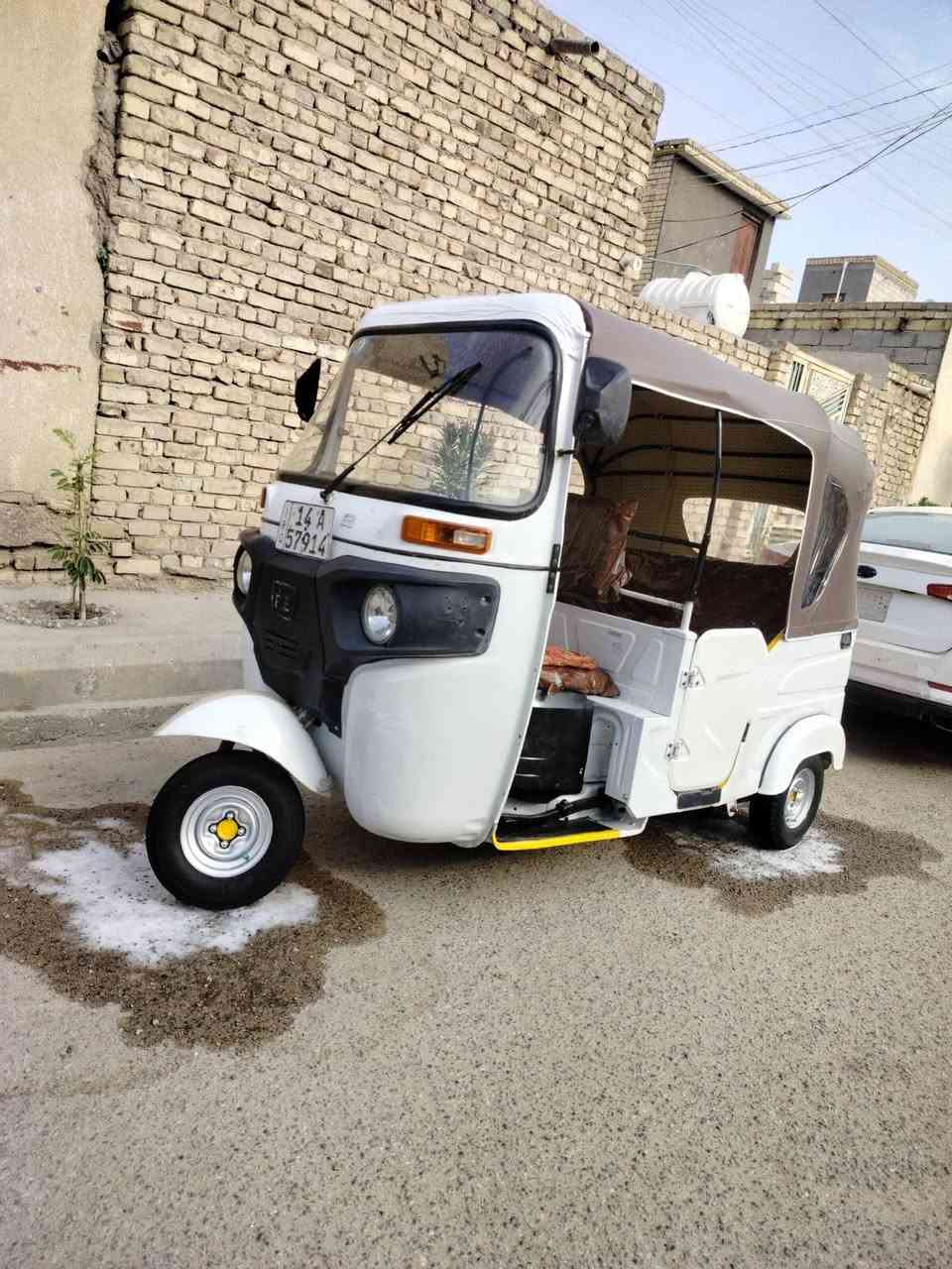 للبيع 22 شهر 10 جاهزه من كلشي رقم وتحويل ثاني يوم هزه جديده محرك ناعم دراجه جاهزه مال جناي مكان الناصريه شراي يتصل والسعر 7 لو بيها مجال ***********

