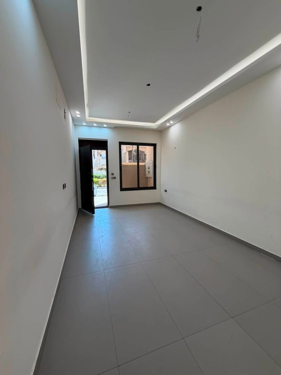 🏡 للإيجار | بيت درجة أولى على شارع ١٥ متر

✨ فرصة مميزة للسكن الراقي في موقع مميز، بيت يتميز بتوزيع عملي ومساحات مناسبة للعائلة، ويقع على شارع عرضه ١٥ متر.

📍 تفاصيل العقار:
• ٣ غرف نوم
• صالة
• مطبخ
• ٣ مجموعات صحية
• تشطيب درجة أولى
• شارع عرض ١٥ متر

🔑 بيت جاهز ليكون عنوان راحتكم واستقراركم.

📞 للاستفسار والتفاصيل، يرجى التواصل معنا.

مكتب المصطفى للاستثمار و التطوير العقاري
📱 ***********

#للإيجار #بيت_للإيجار #بيت_درجة_أولى #شارع_١٥_متر #عقارات_بغداد #عقارات_السيدية #عقارات #استثمار_عقاري #تطوير_عقاري #مكتب_المصطفى #بغداد
