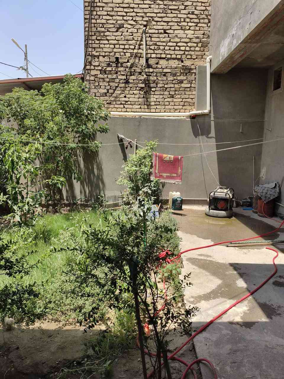 بيت للبيع طابو صرف

الموقع:حي الحضارة خلف مديرية الشرطة مباشرة على الشارع

⭕المساحة 200 متر طابقين

⭕الطابق الاول غرفتين نوم صالة ومطبخ و3 مجاميع صحية وكراج خارجي وحديقة

⭕الطابق الثاني غرفة نوم بيتونة وسطح

للأستفسار ***********
