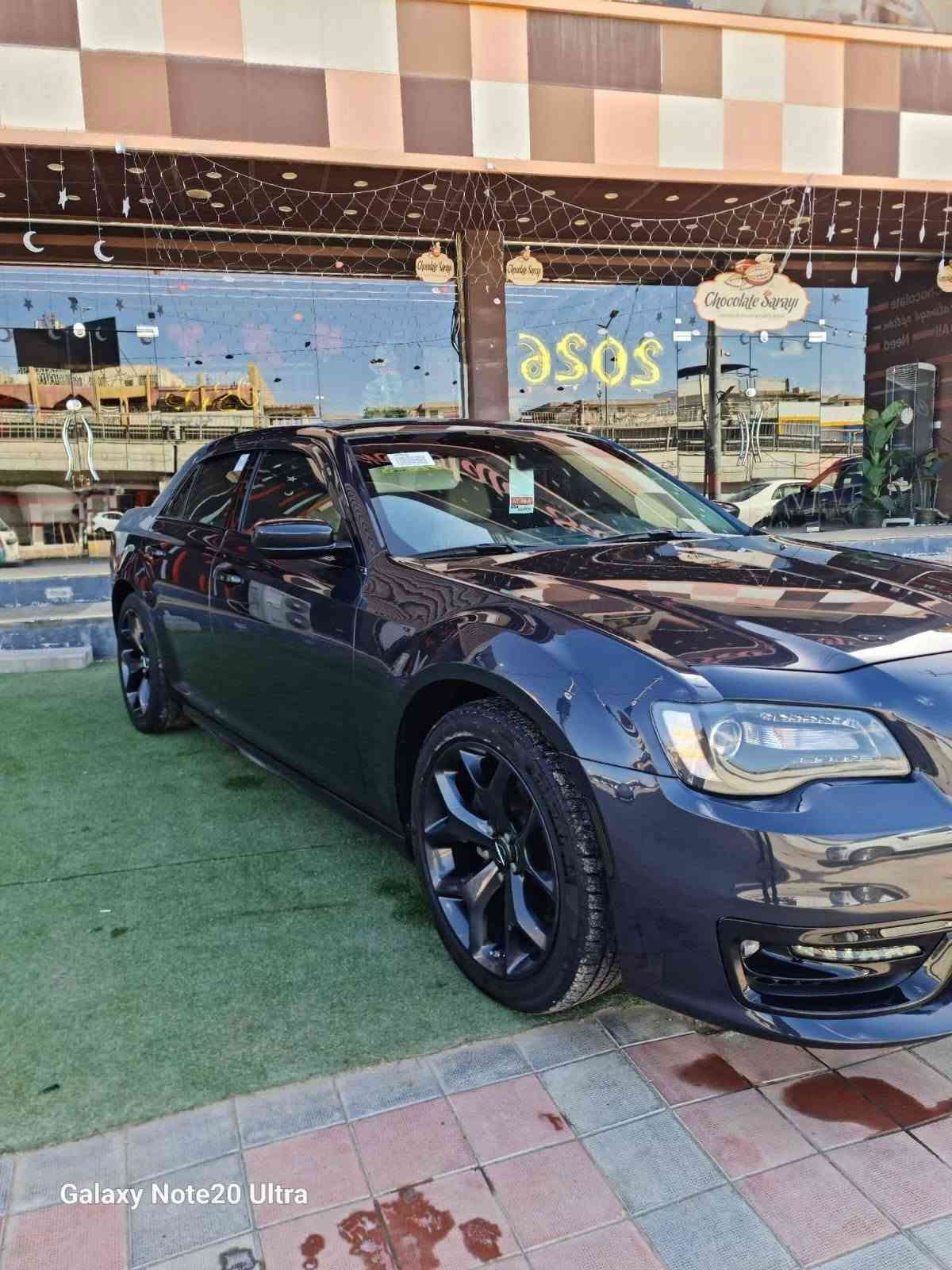 اوبامه للبيع فقط بدون مراوس
لون ع زراك 
شراي اتصل لن مكلف بالنشر 

مديل ٢٠١٧   ماشيه ١٣٠ 

السيارة فاتها سي محدثة إس  

رقم اسليمانيه بسمي 

كشنات كهرباء + جلد 

تخم تاير جديد مع ويل مال ٢٣ 

مكينه كير كفاله حجم المكينه ٣٦٠٠ 

صدر امامي خلفي جديد 

تراي صفر  مذب ربع دينار عليها 

صور حادثها يمك جيك وقتنع عاد اتصل  ابشرط بدون أي داخل بيها جاملغ و بنيد اصفاحها موس لا بارد ولا اشخوط 

مكان🚩 السيارة فلوجه سعرها ١٧٨ وبيها مجال ***********

نص مكتوب في الصور:
- Galaxy Note20 Ultra