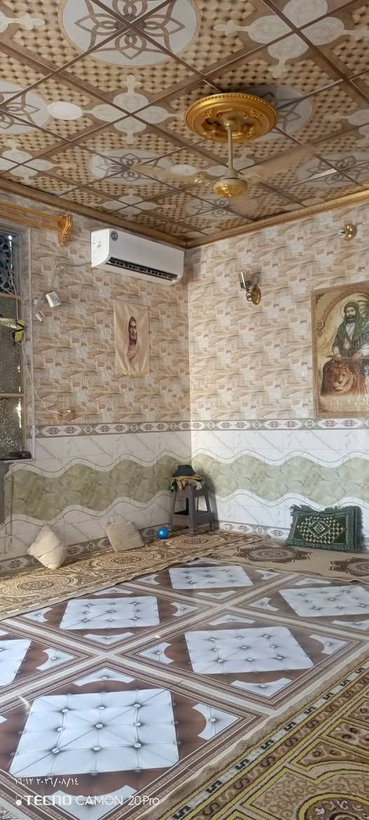 بيت للبيع   100 متر مربع طابقين ركن 

(طابو زراعي سنذ 25 + إقرار محكمه + مشمول بلتطويب)  

البناء : 3 غرف 
2صالة 
 ومطبخ 
وأستقبال 
وصحيات داخليه وخارجيه ومكشوفات ]

الموقع.   [النجف شارع الصب مقابل قرية الغدير عمود 276 ]

بناء حديث  صب كونكريت وطابوك نهروان 

جميع الخدمات متوفره // كهرباء + مولده + نت ضوئي + مدارس حكومي واهلي +سوق قريب جدا)  

السعر 50  مع المجال 

استفسار 
اتصال ‏ *********** ‏
واتساب ***********
