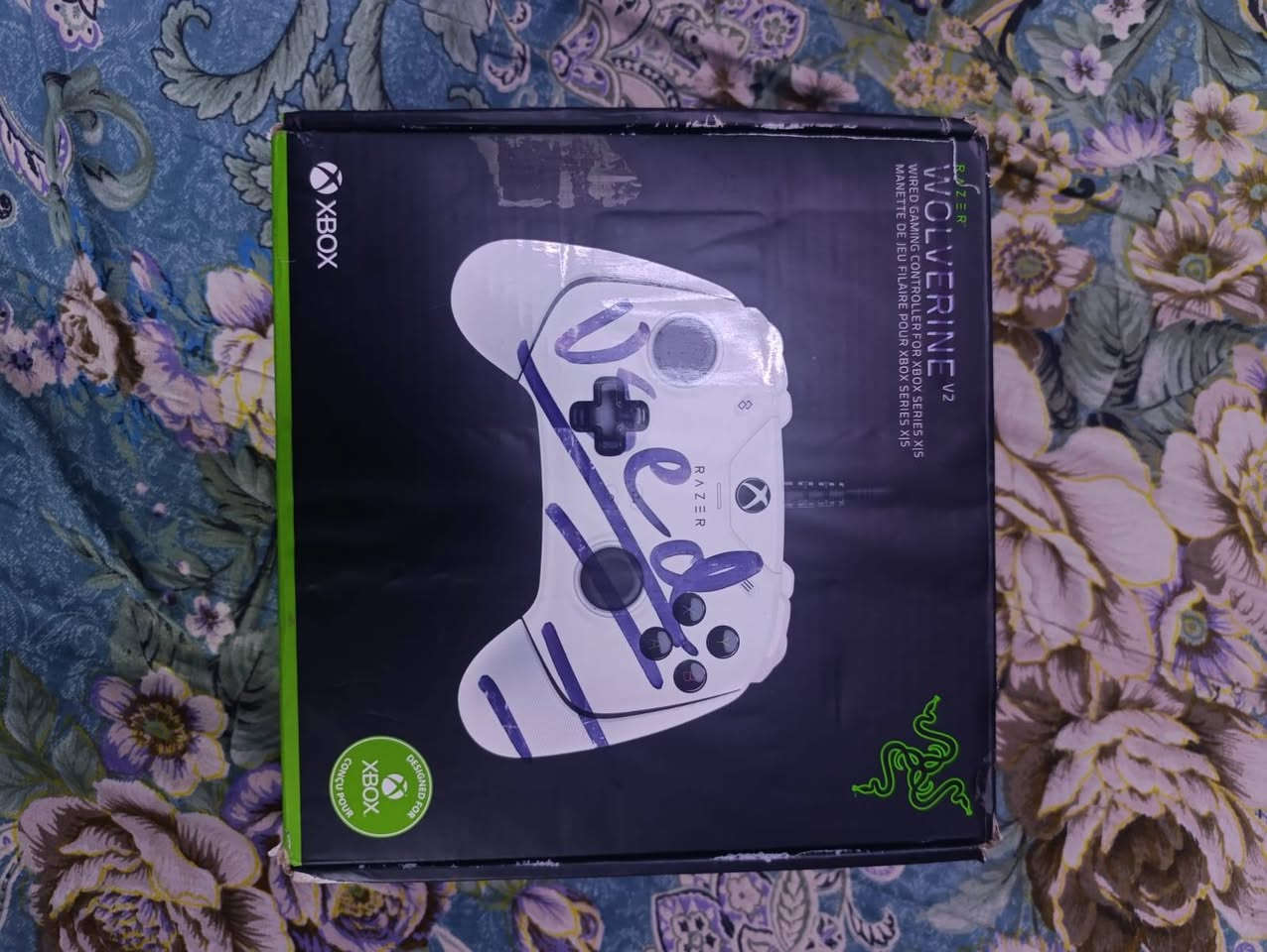 Xbox Series S للبيع - استخدام نظيف! 🎮🔥
السلام عليكم، عندي جهاز Xbox Series S مستعمل بحالة ممتازة للبيع، الجهاز قوي ويدعم كل ألعاب الجيل الجديد بكفاءة عالية.
​تفاصيل العرض والمواصفات:
​حالة الجهاز: نظيف ، الجهاز ممفتوح ولا داخل صيانة أبدًا.
​الملحقات:
​يدة التحكم الأصلية للجهاز.
​يدة إضافية ثانية من شركة Razer.
​ملاحظة بخصوص اليدة: منفذ الـ Type-C بيدة التحكم بيه مشكلة بسيطة، ولذلك مركب بداخلها قطعة بطارية شحن ممتازة بمكان البطاريات؛ تشحنها وتلعب بيها وايرلس (بدون واير)، وإذا تحب هم تكدر تربط بيها واير وتلعب مباشرة.
​📸 الصور المرفقة بالمنشور توضح حالة الجهاز والملحقات بالكامل.
​السعر: 345 ألف دينار (وبيه مجال ).
​المكان: بغداد / الكرخ
​للتواصل: ***********
